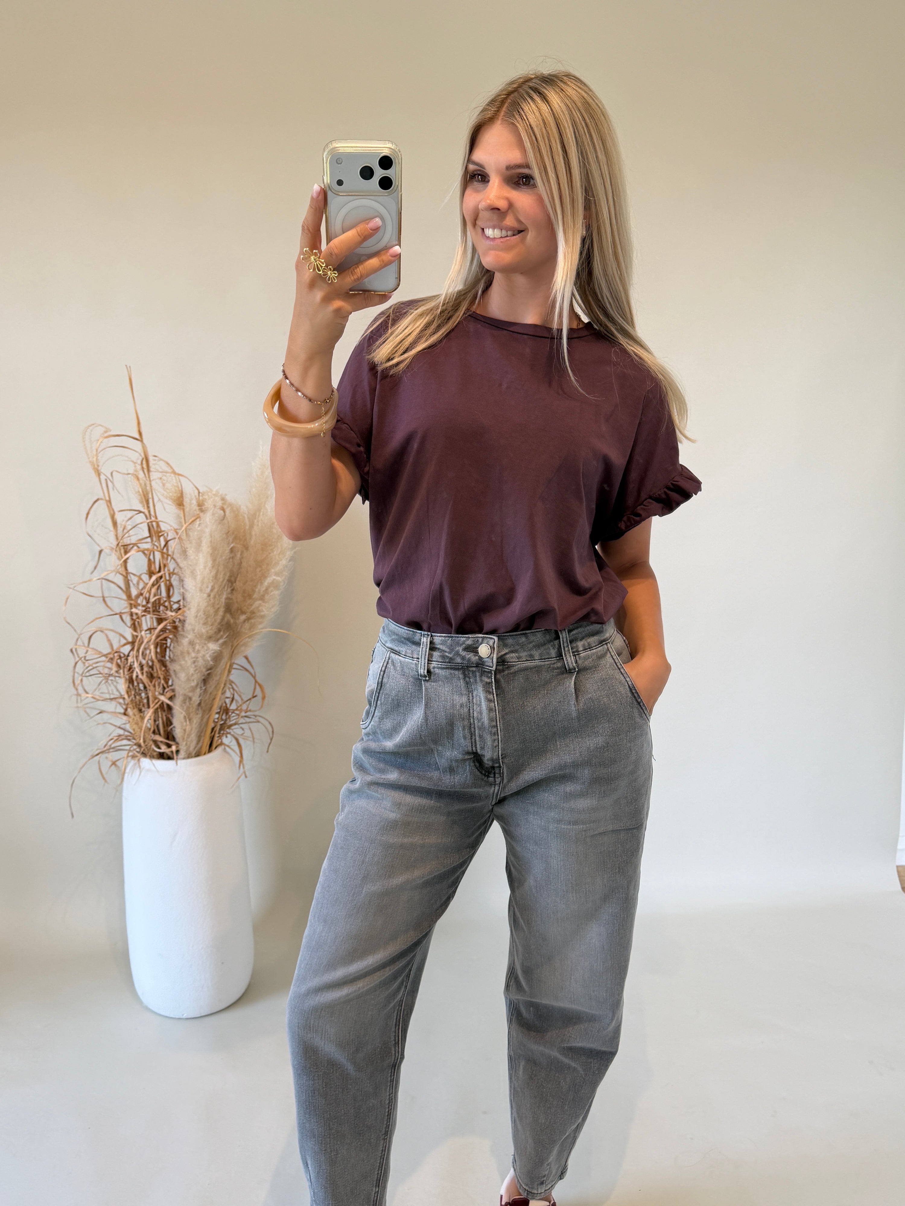 T-Shirt mit Rüschenarm in Burgundy