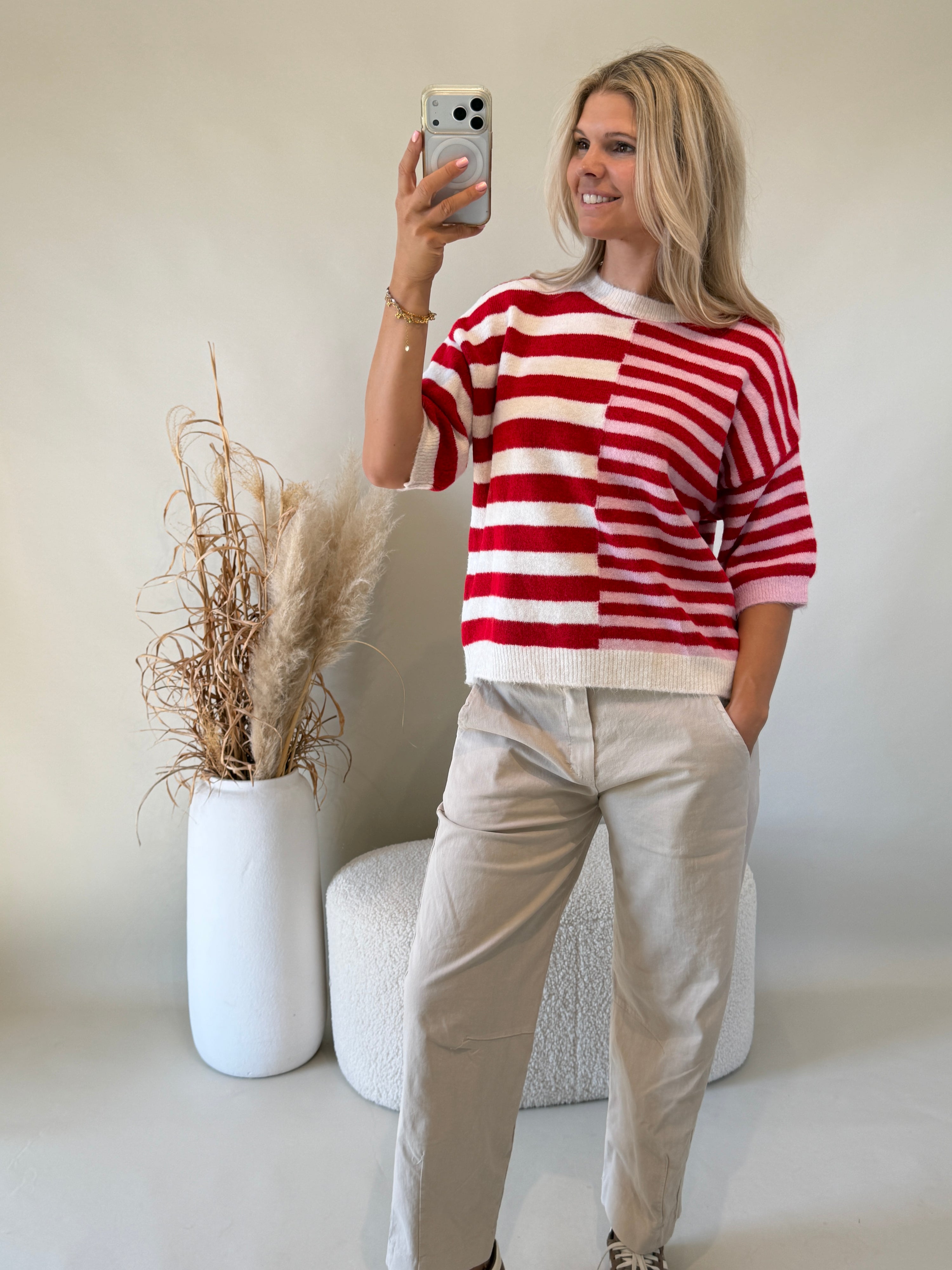 Pullover in Rot / Wollweiß gestreift ( Kurzarm )