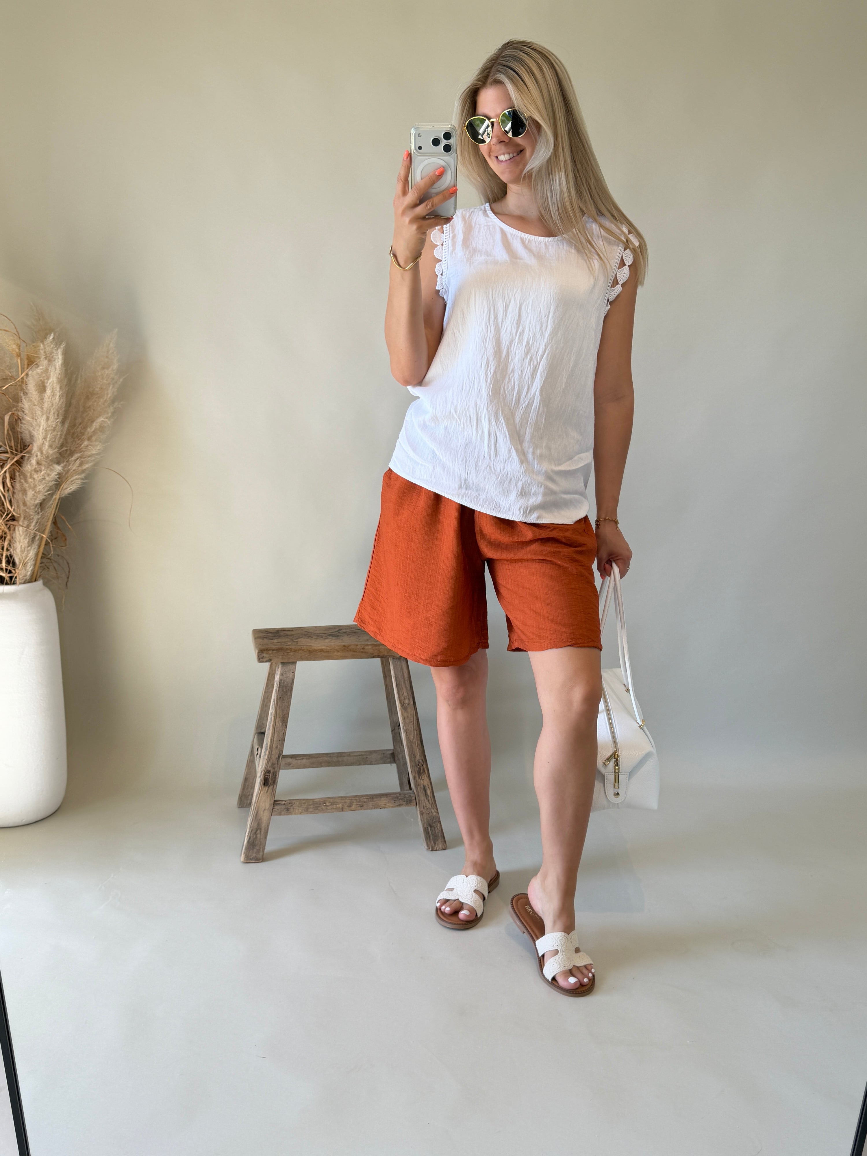 Bluse in Weiß ( Ärmellos ) mit Bohospitze am Arm