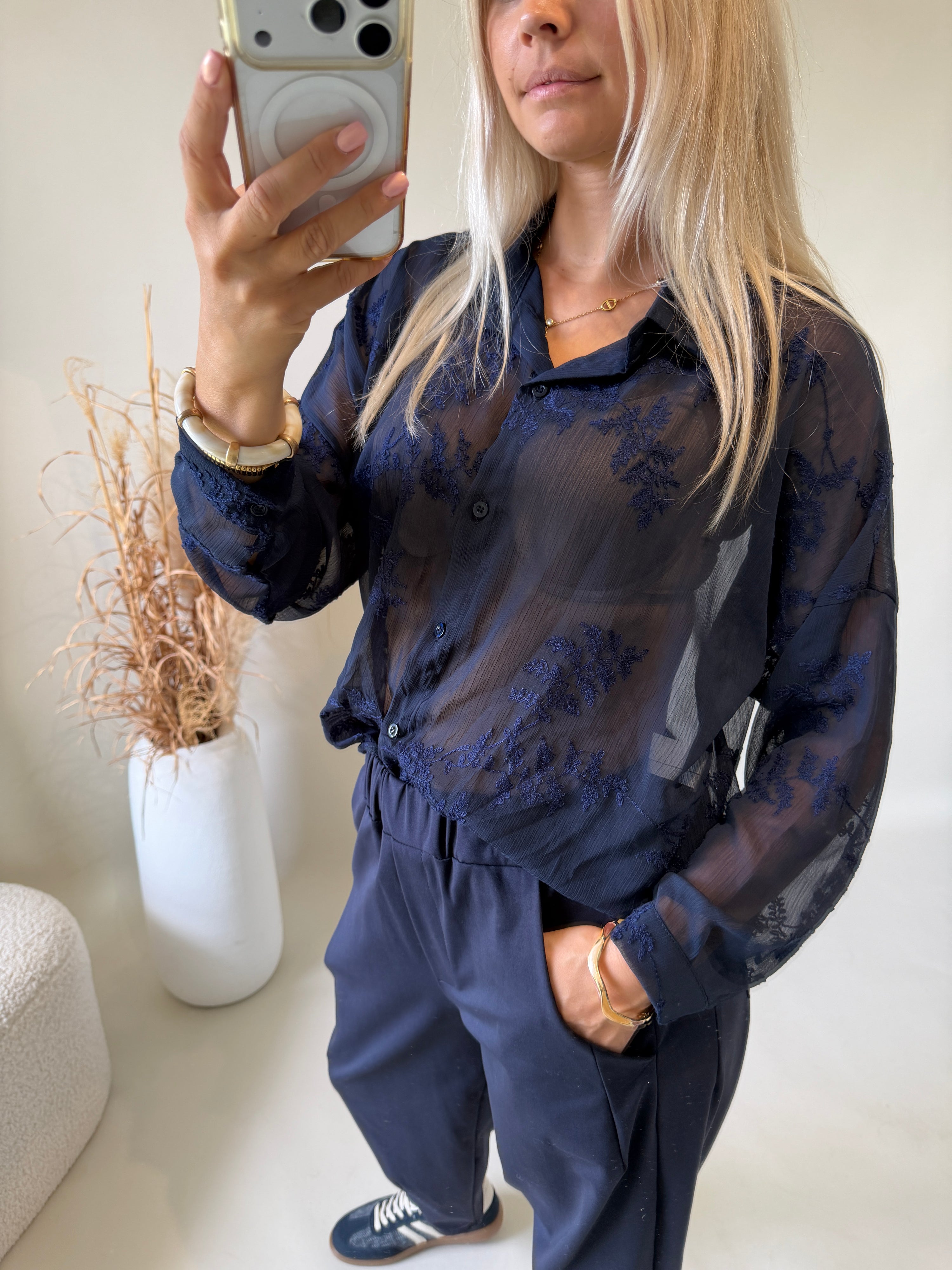 Bluse in Dunkelblau ( Transparent mit Muster )