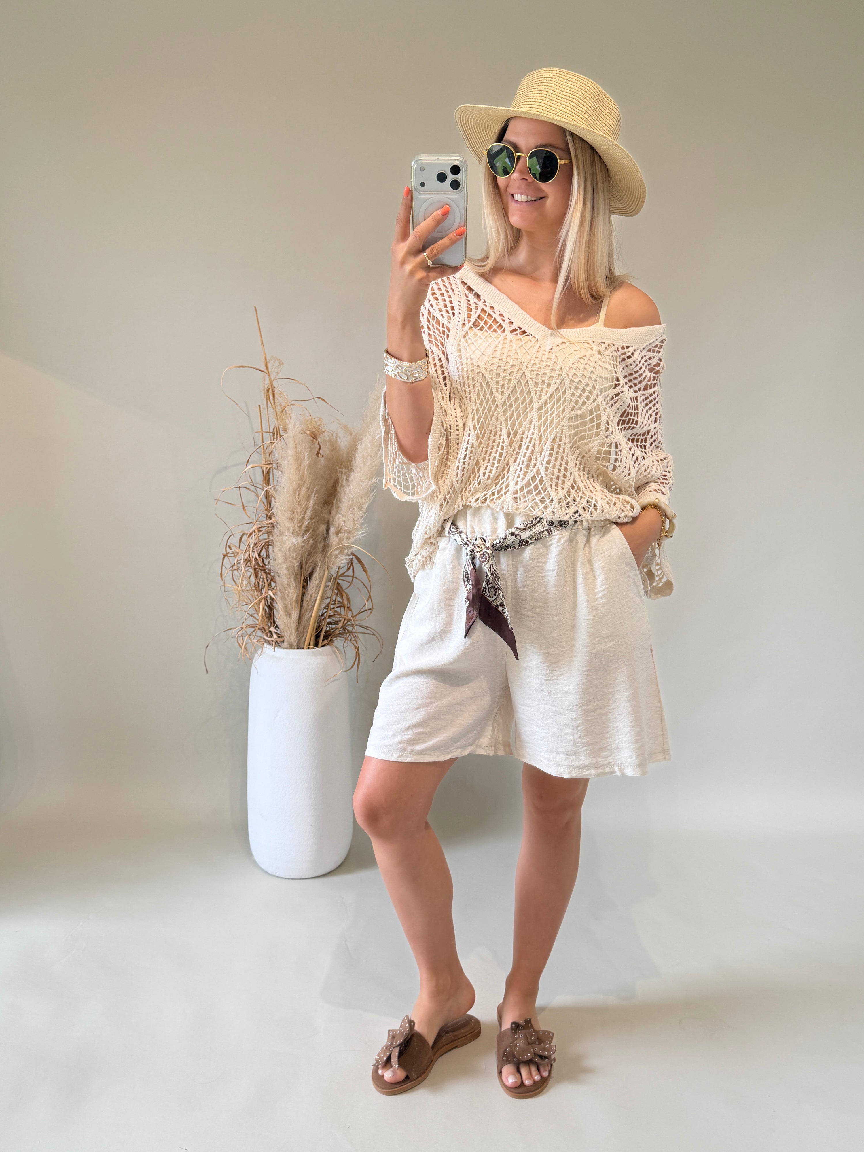Pullover in Beige mit Unterziehtop in Lochoptik