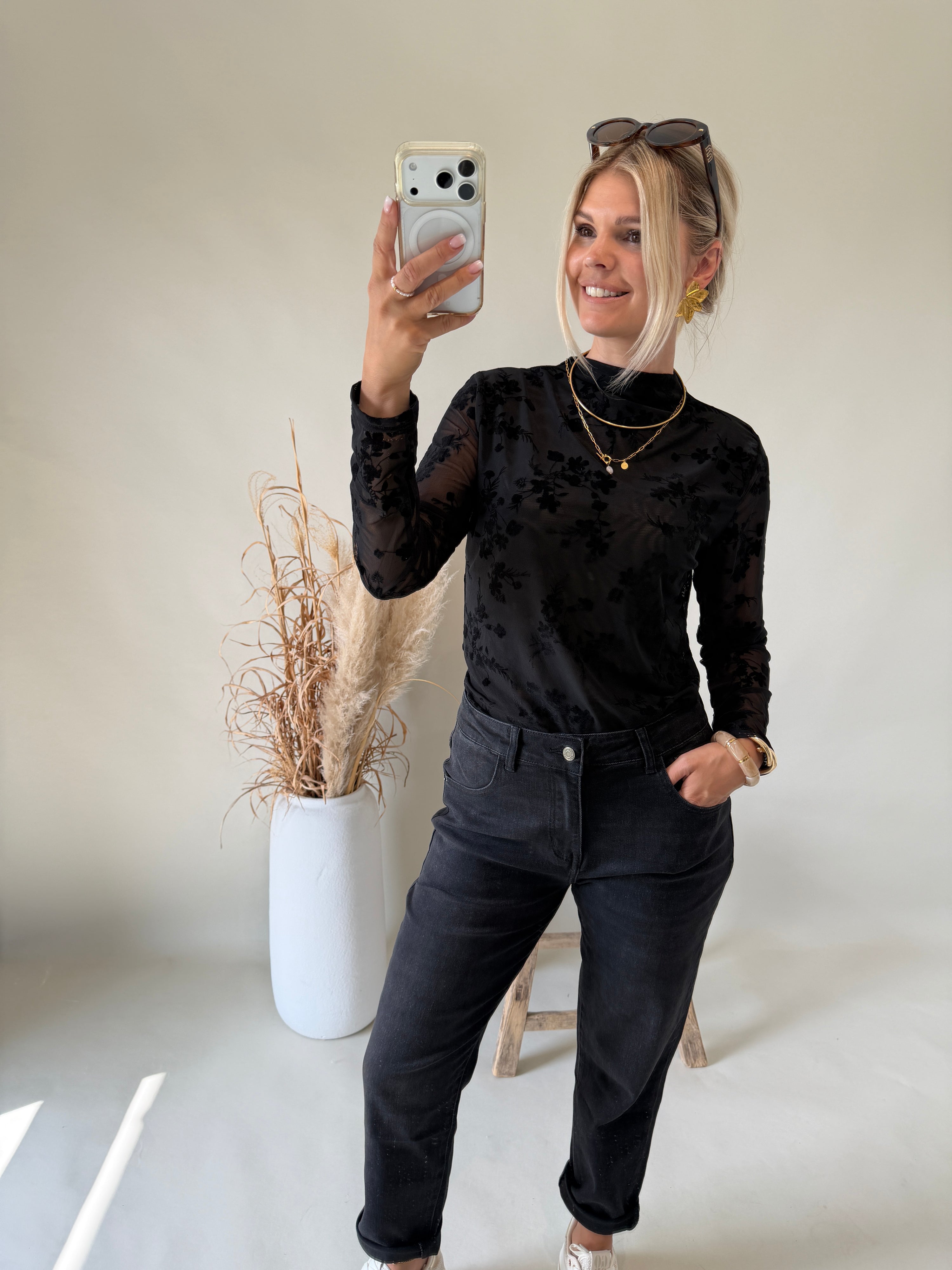 Shirt in Schwarz mit Floral Muster