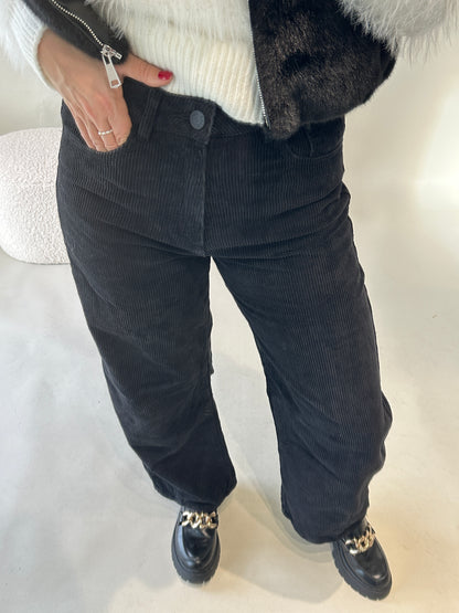 Hose in Schwarz (Ballonhose Cord)