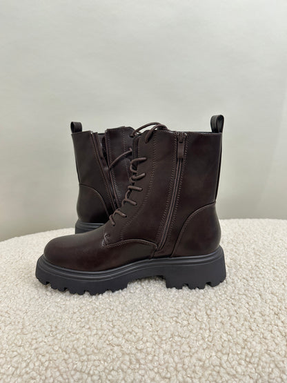 Boots in Schokobraun