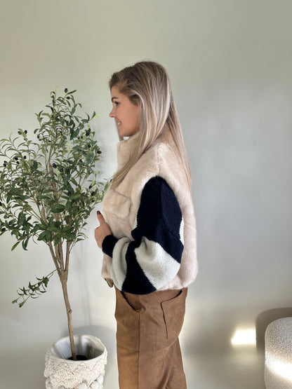 Felljacke in Beige ärmellos