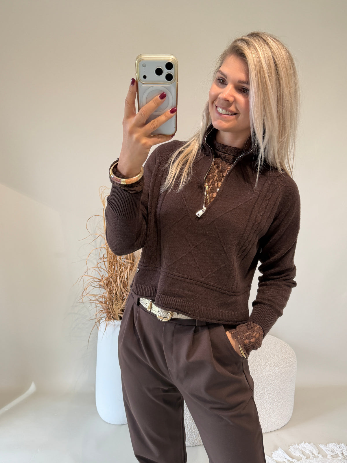 Pullover in Schokobraun mit Reißverschluss