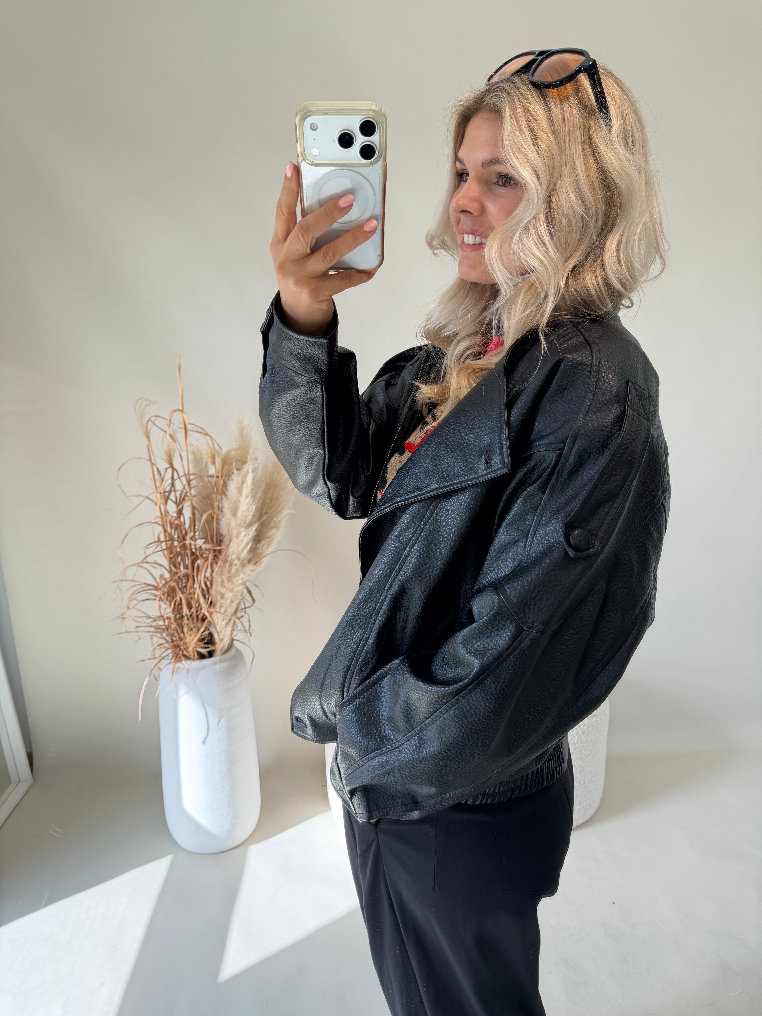 Jacke in Schwarz ( Lederoptik )