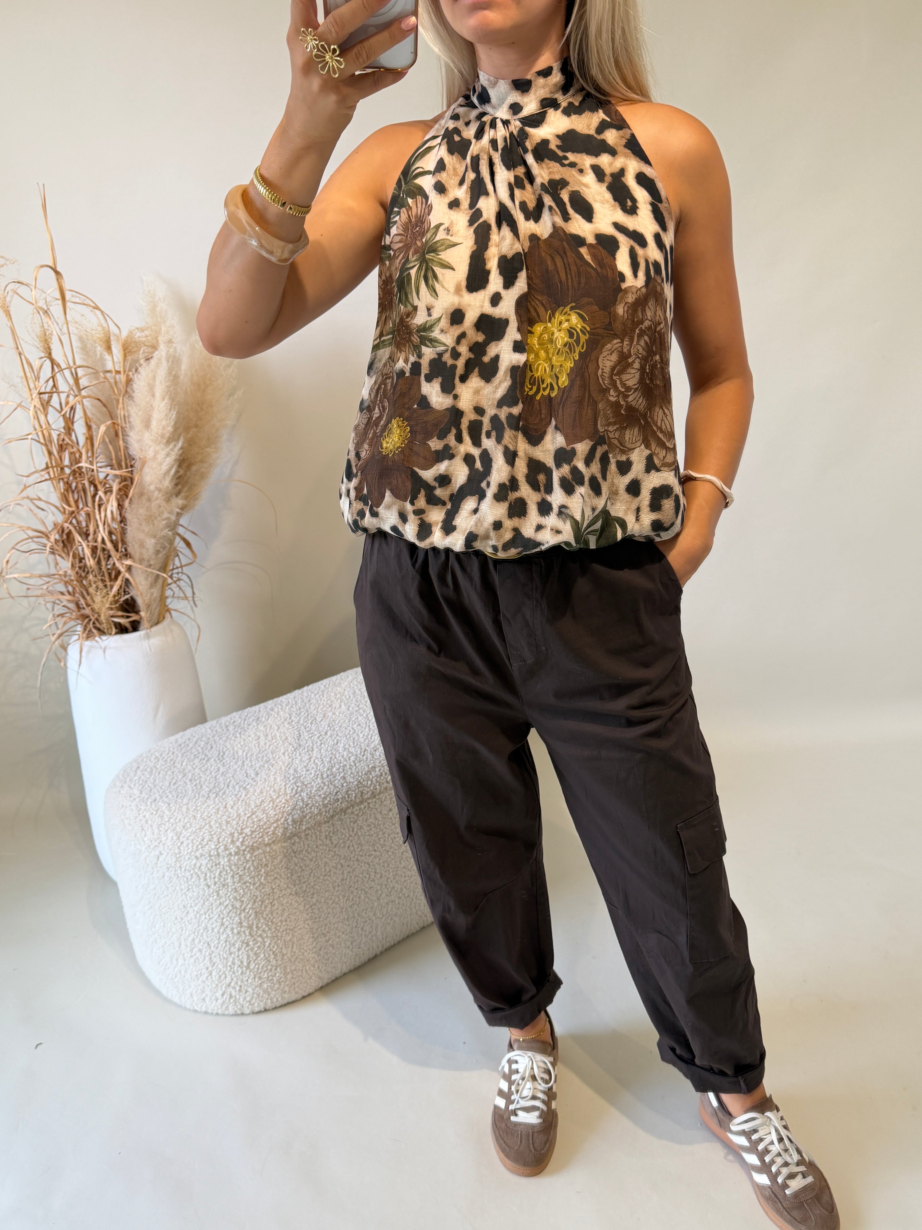 Bluse in Sckokobraun gemustert (Leo / Blumen )