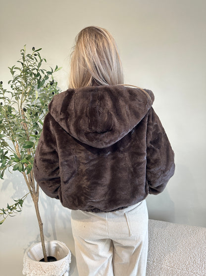 Felljacke in Schokobraun mit Kapuze
