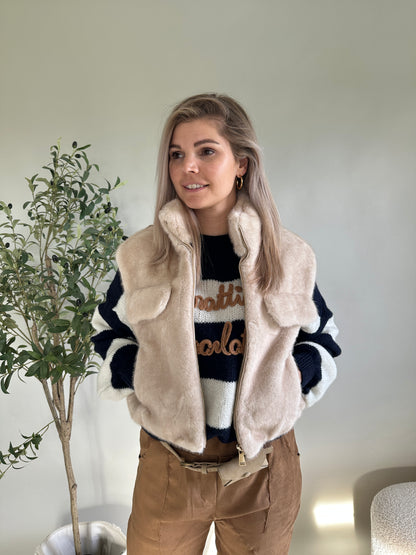 Felljacke in Beige ärmellos