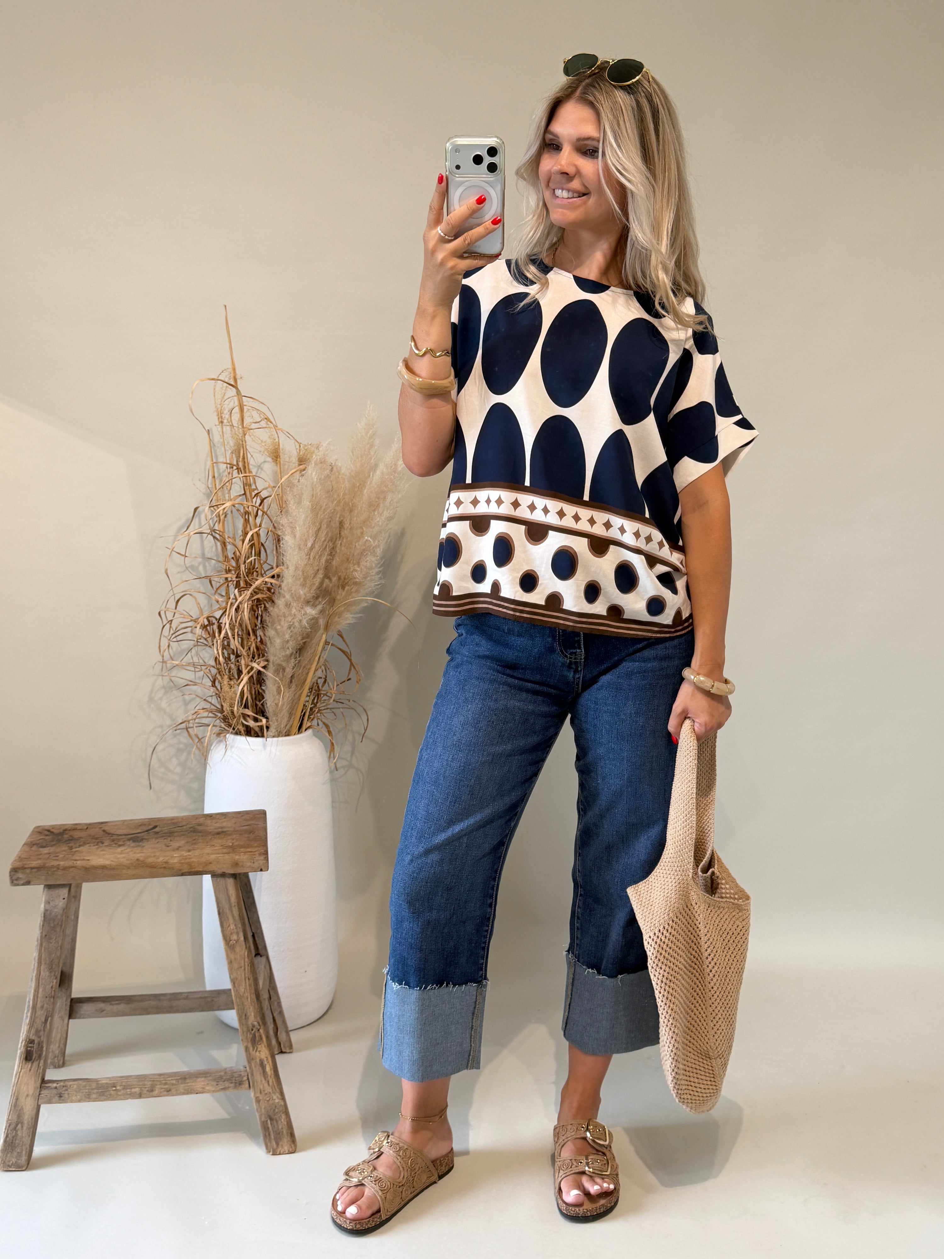 Bluse in Beige mit Dunkelblauen / Schokobraunen Muster
