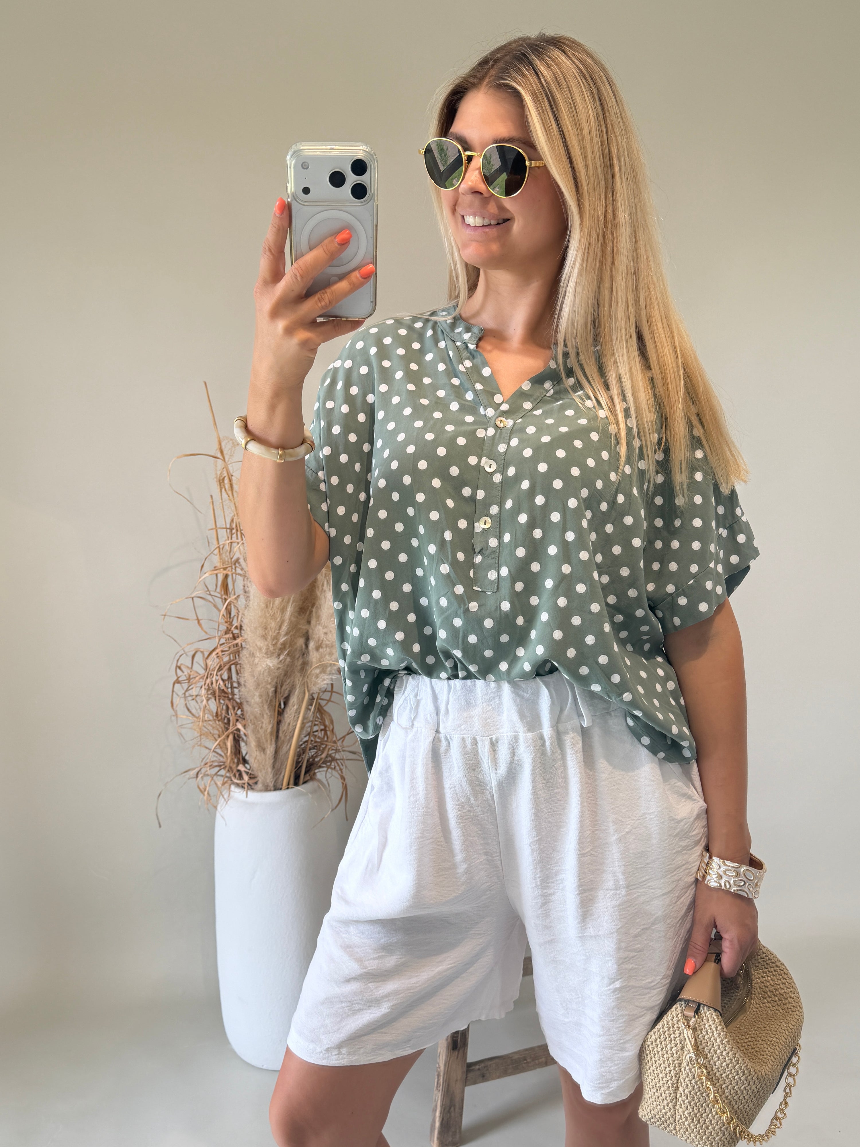 Bluse in Olivgrün mit Punkten