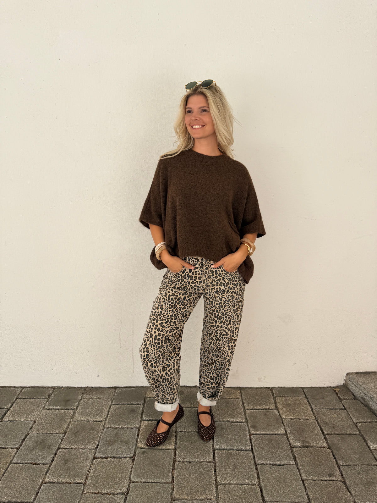 Pullover in Schokobraun mit großer Tasche ( Kurzarm )