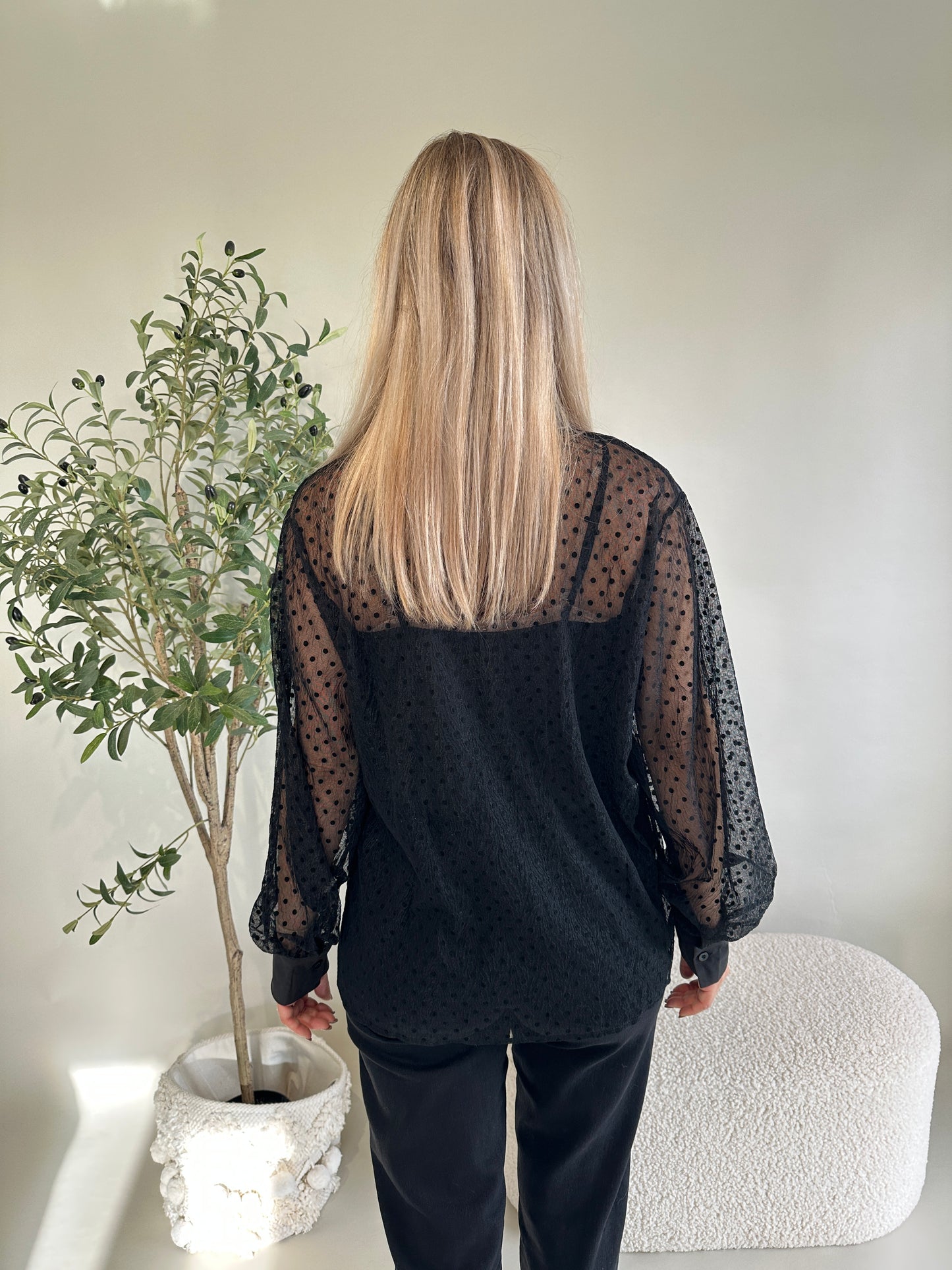 bluse in schwarz mit punkten ( durchsichtig)