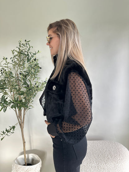 Felljacke in Schwarz mit Glitzersteinen an den Taschen vorne (ärmellos)