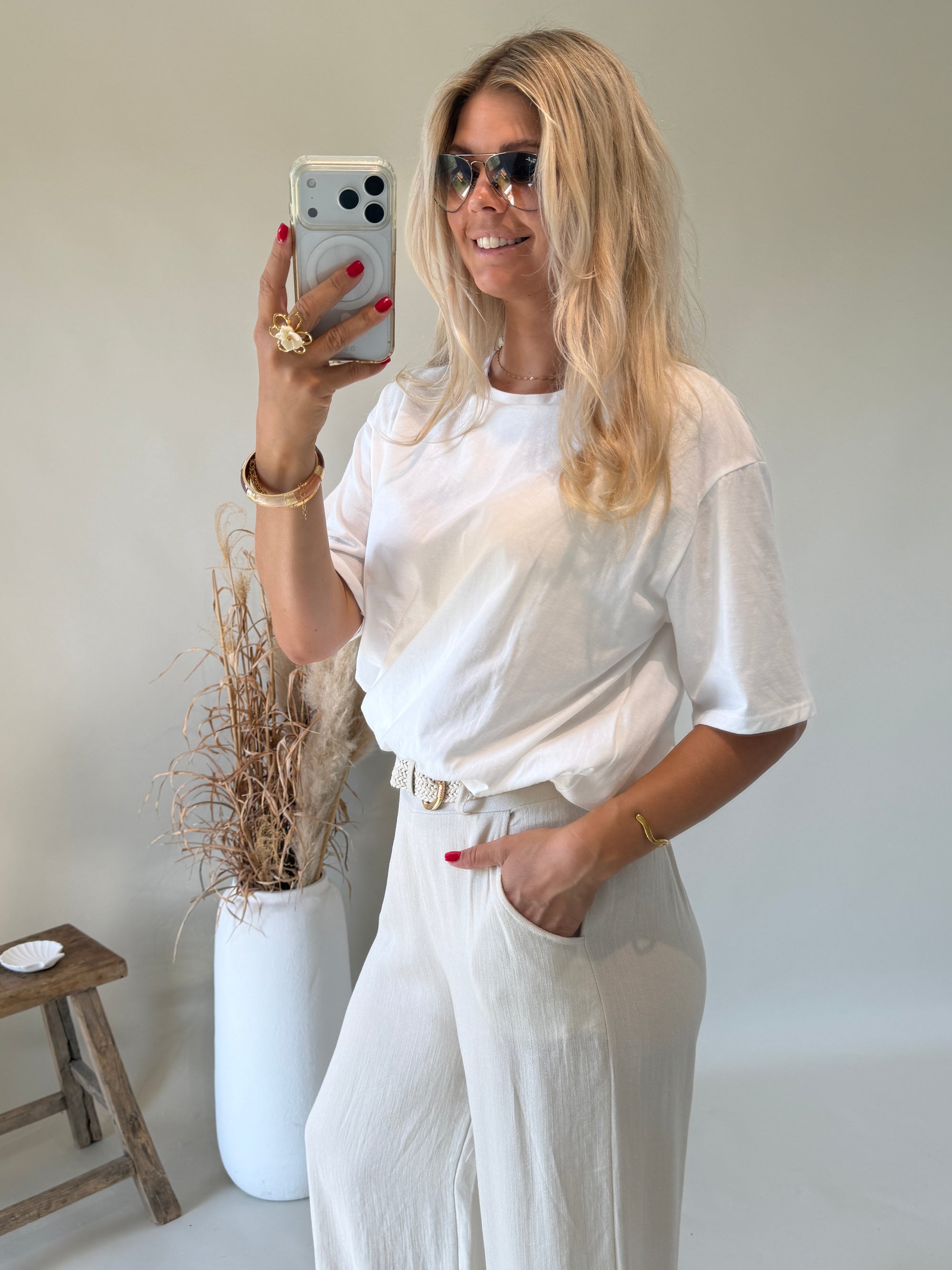 T - Shirt in Weiß mit Gummizug am Bund