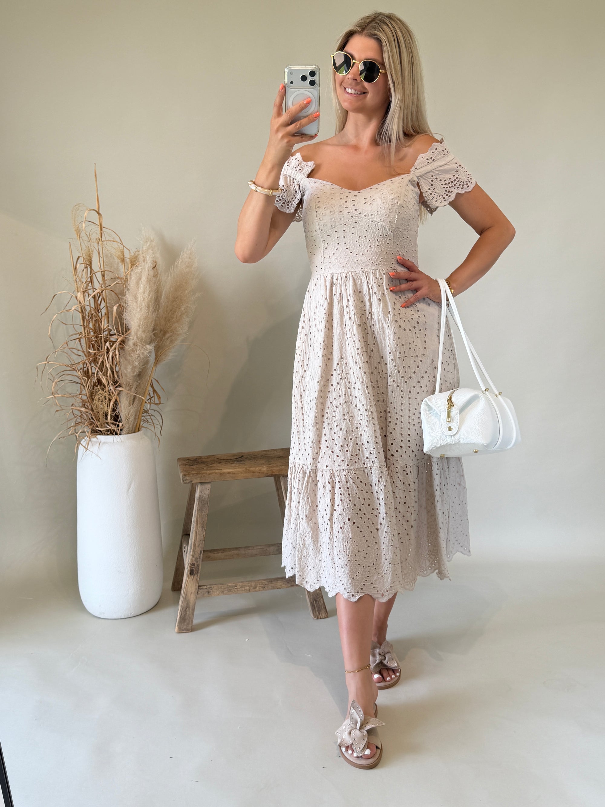 Kleid in Sand ( Aus Baumwollspitze )