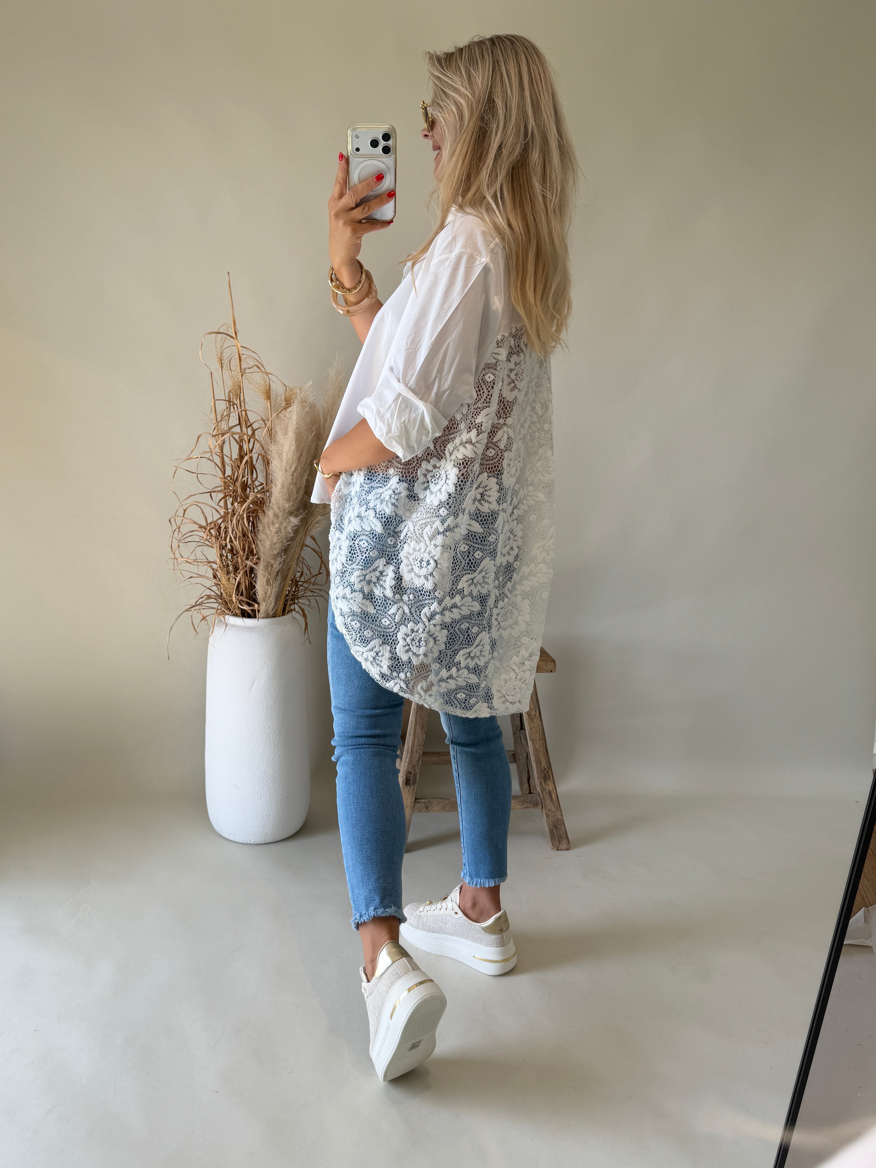 Bluse in Weiß mit Spitze