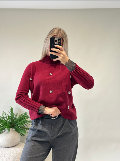 Pullover in Burgundy mit Glitzersteinen vorne