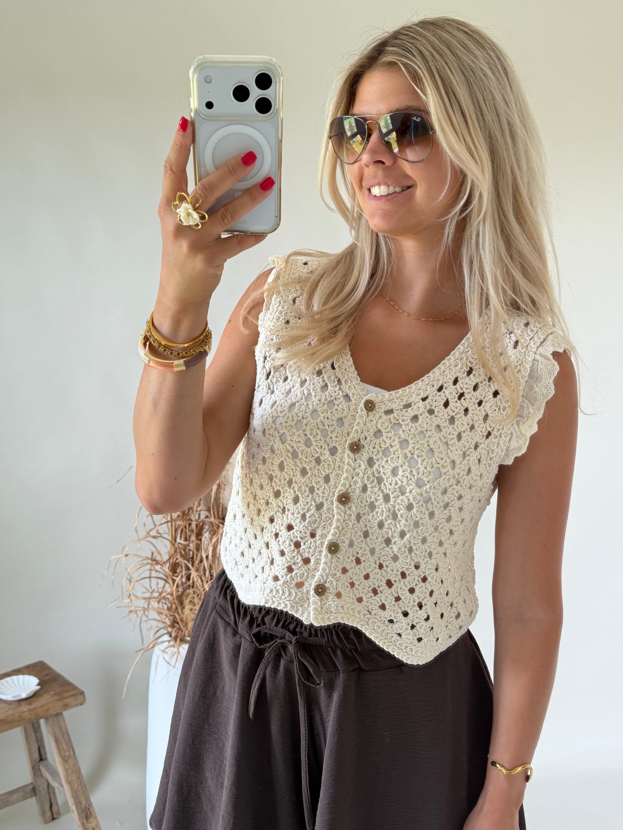 Jacke in Beige aus Bohospitze mit Rüschen am Arm