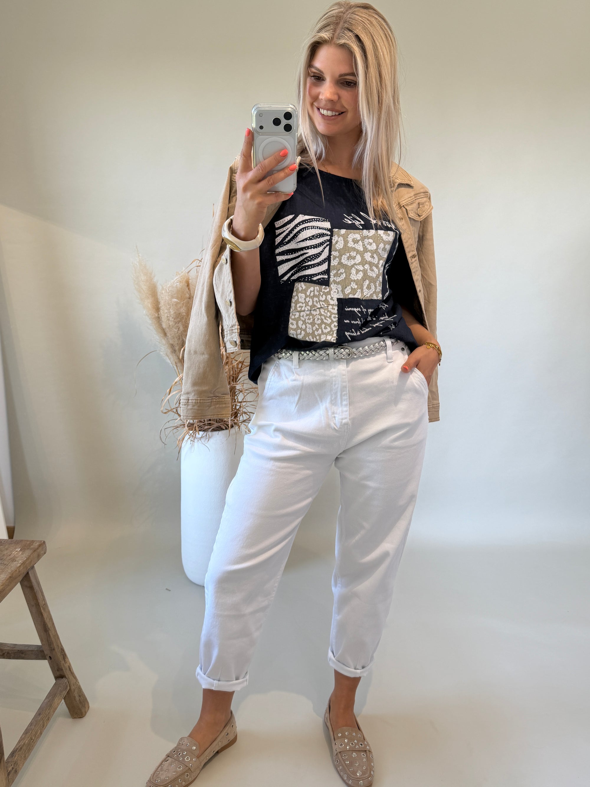 Shirt in Dunkelblau mit Glitzeraufdruck