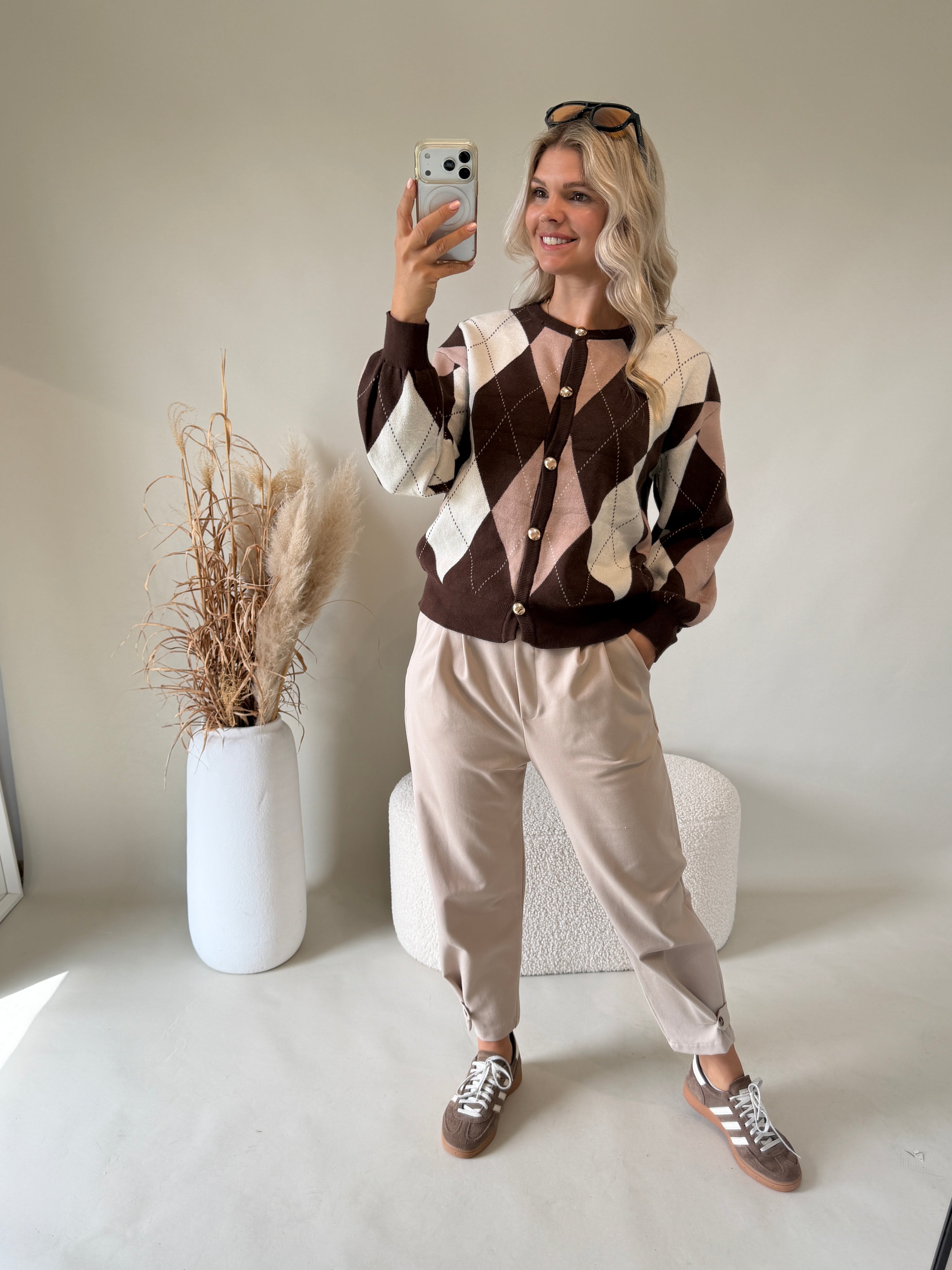 Strickjacke in verschiedenen Brauntönen ( Rautenmuster )