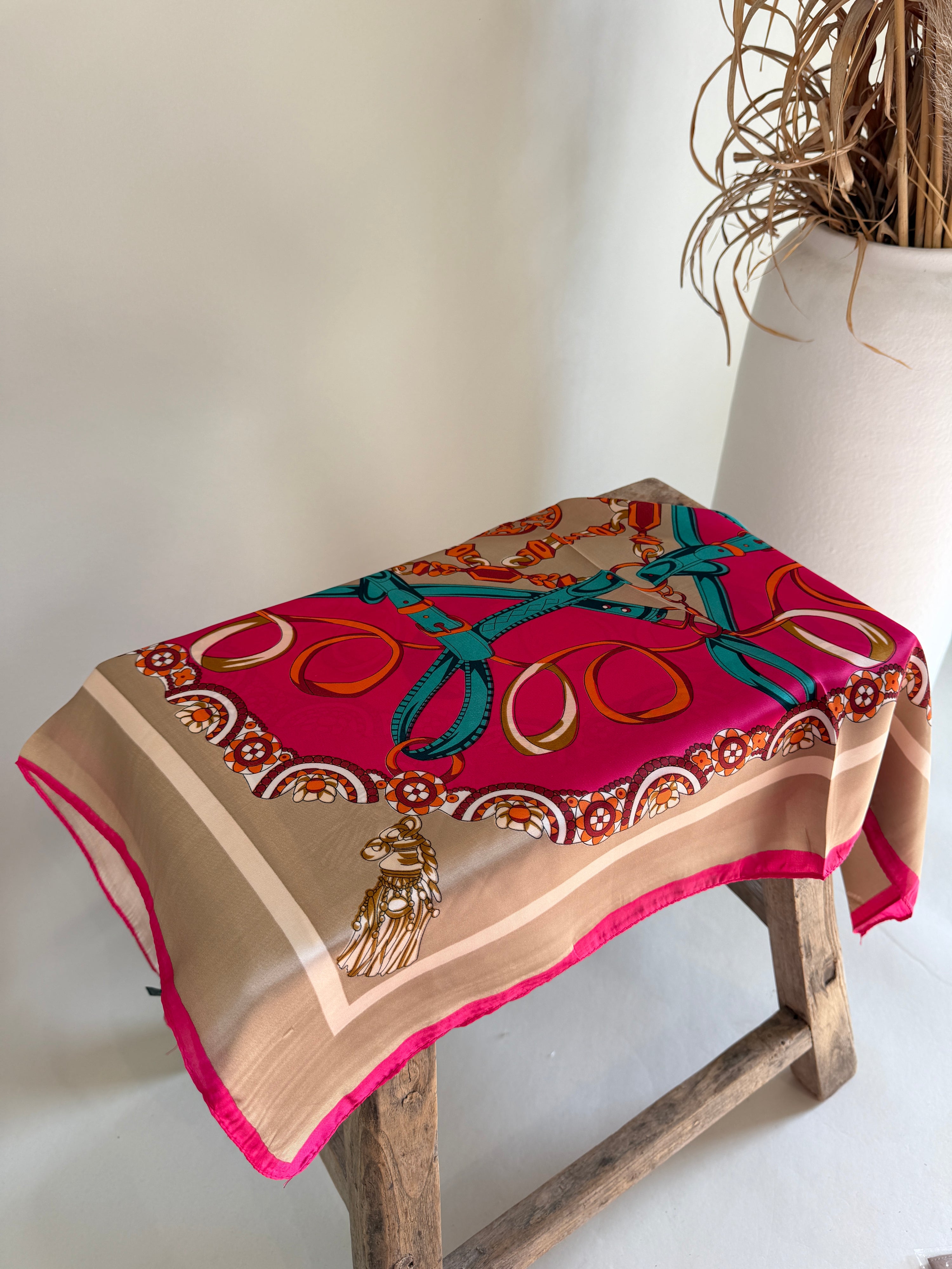 Tuch in Pink / Zimt mit Muster