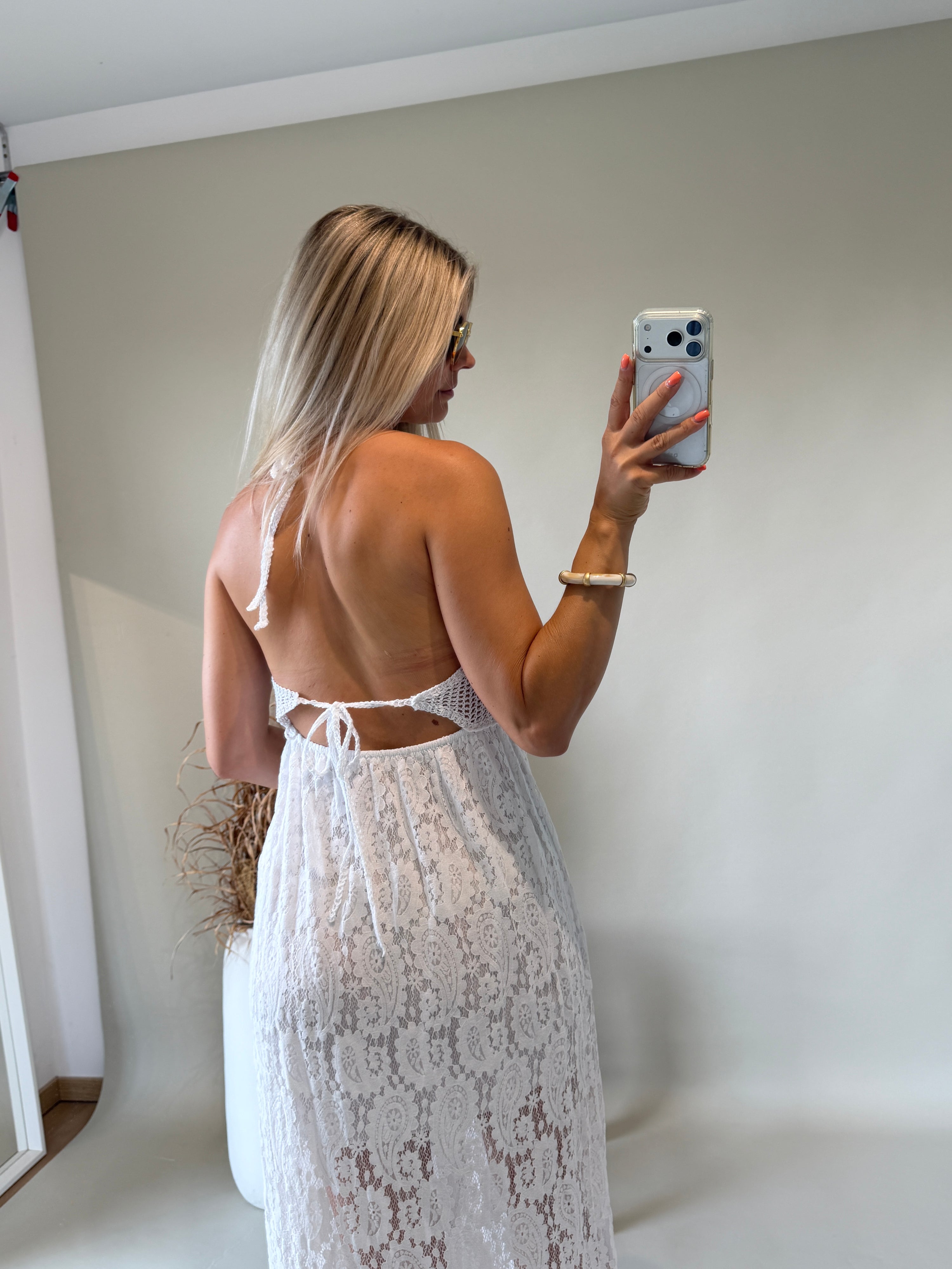 Kleid in Weiß mit Häckelteil und Spitze