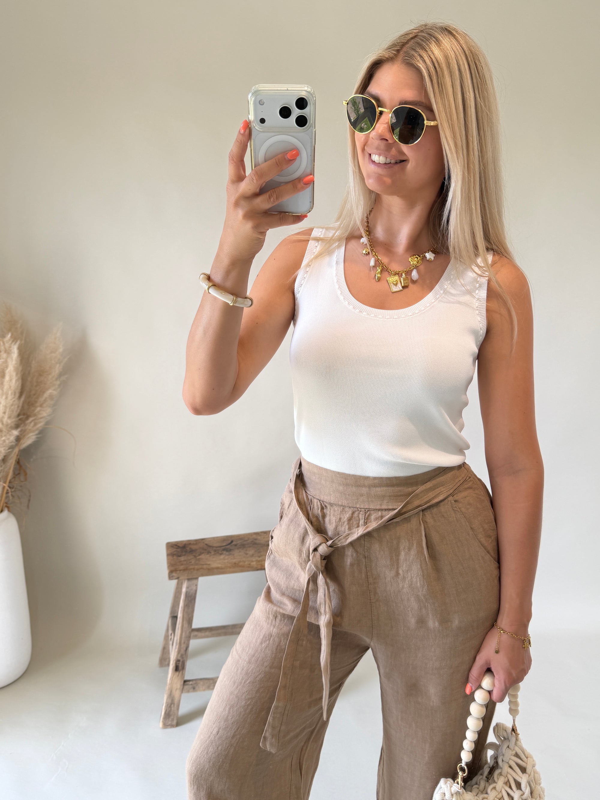 Top in Weiß ( Leichter Strick ) mit Muster am Arm und Hals
