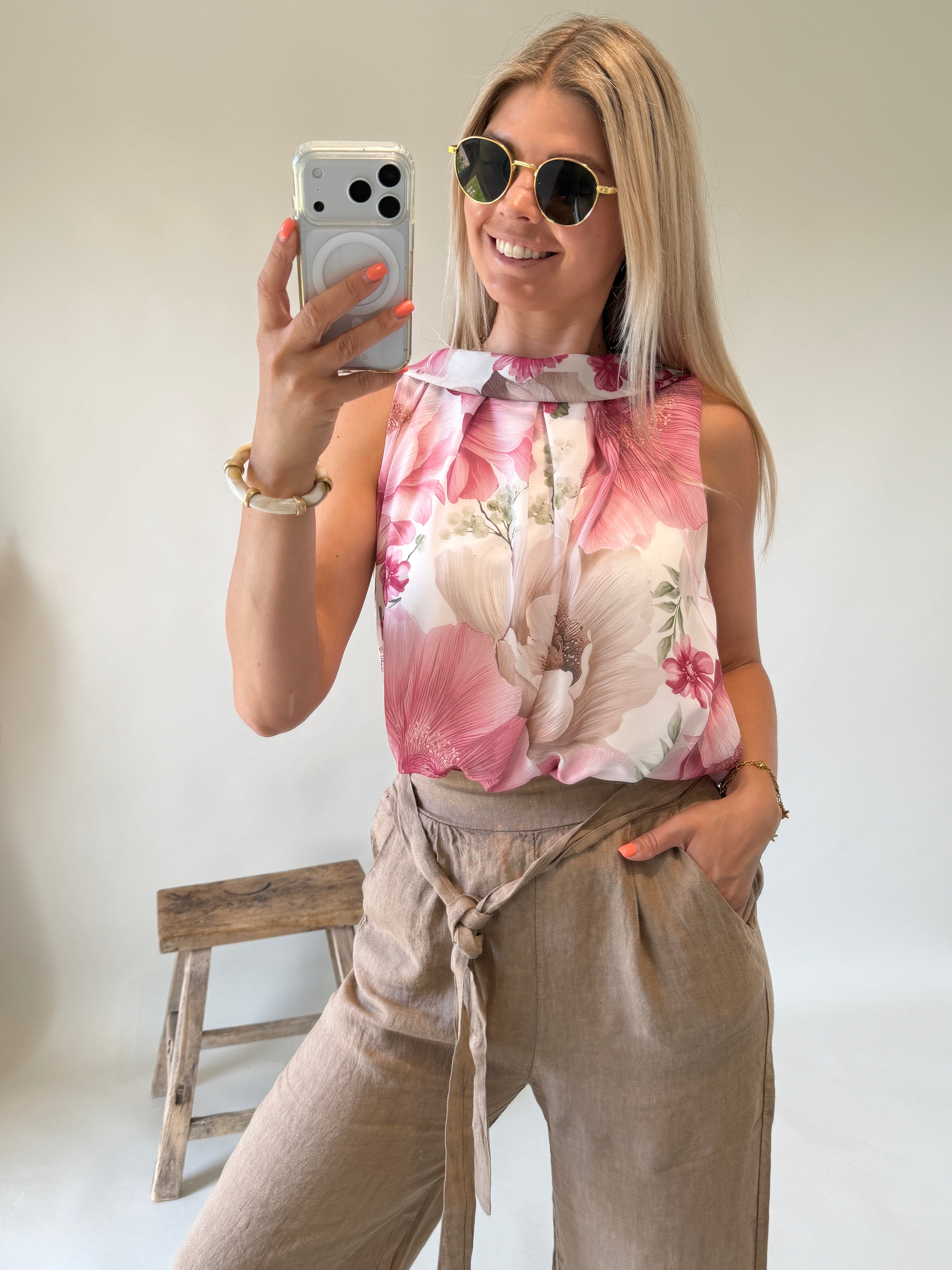 Bluse in Rosa mit Bunten Blumenmuster ( Neckholder )