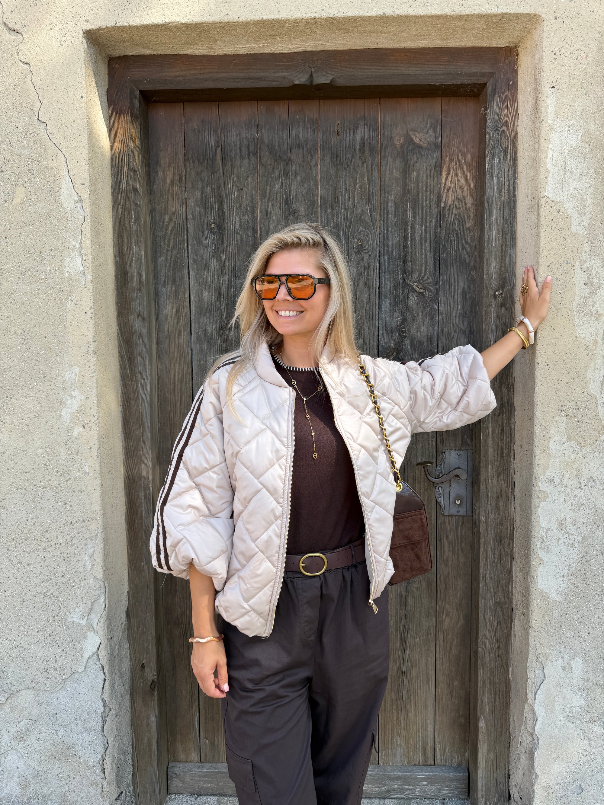 Jacke in Sand mit Schokobraunen Streifen