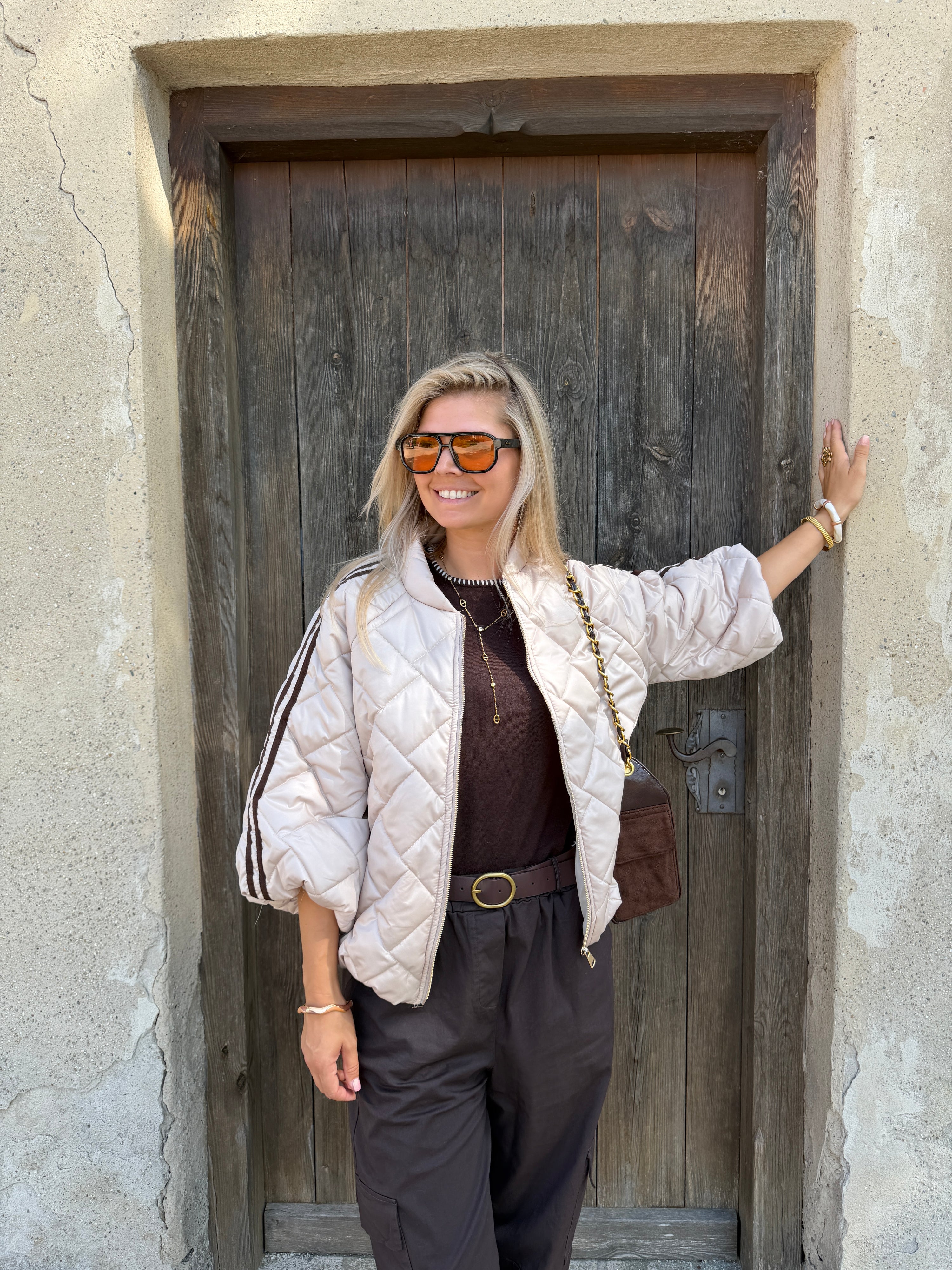 Jacke in Sand mit Schokobraunen Streifen