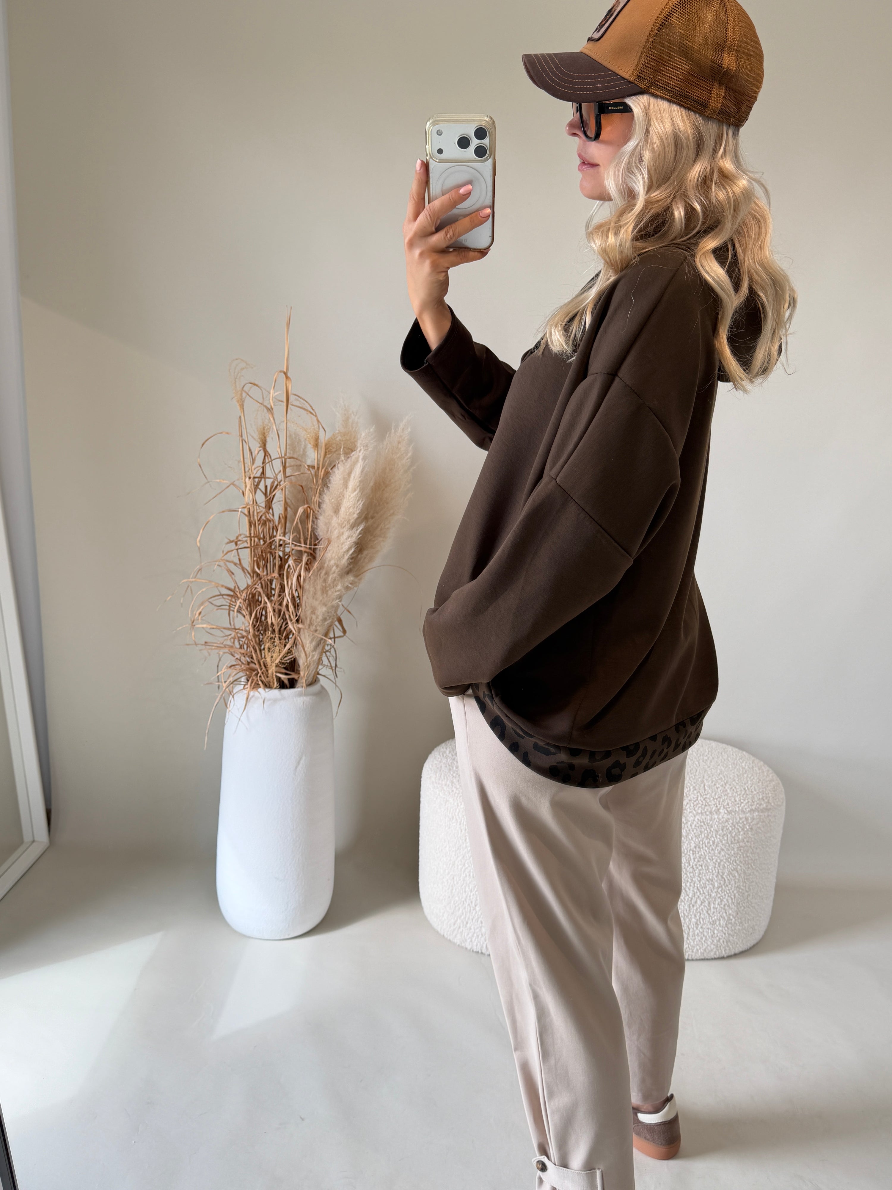 Sweatshirt in Schokobraun mit Kapuze