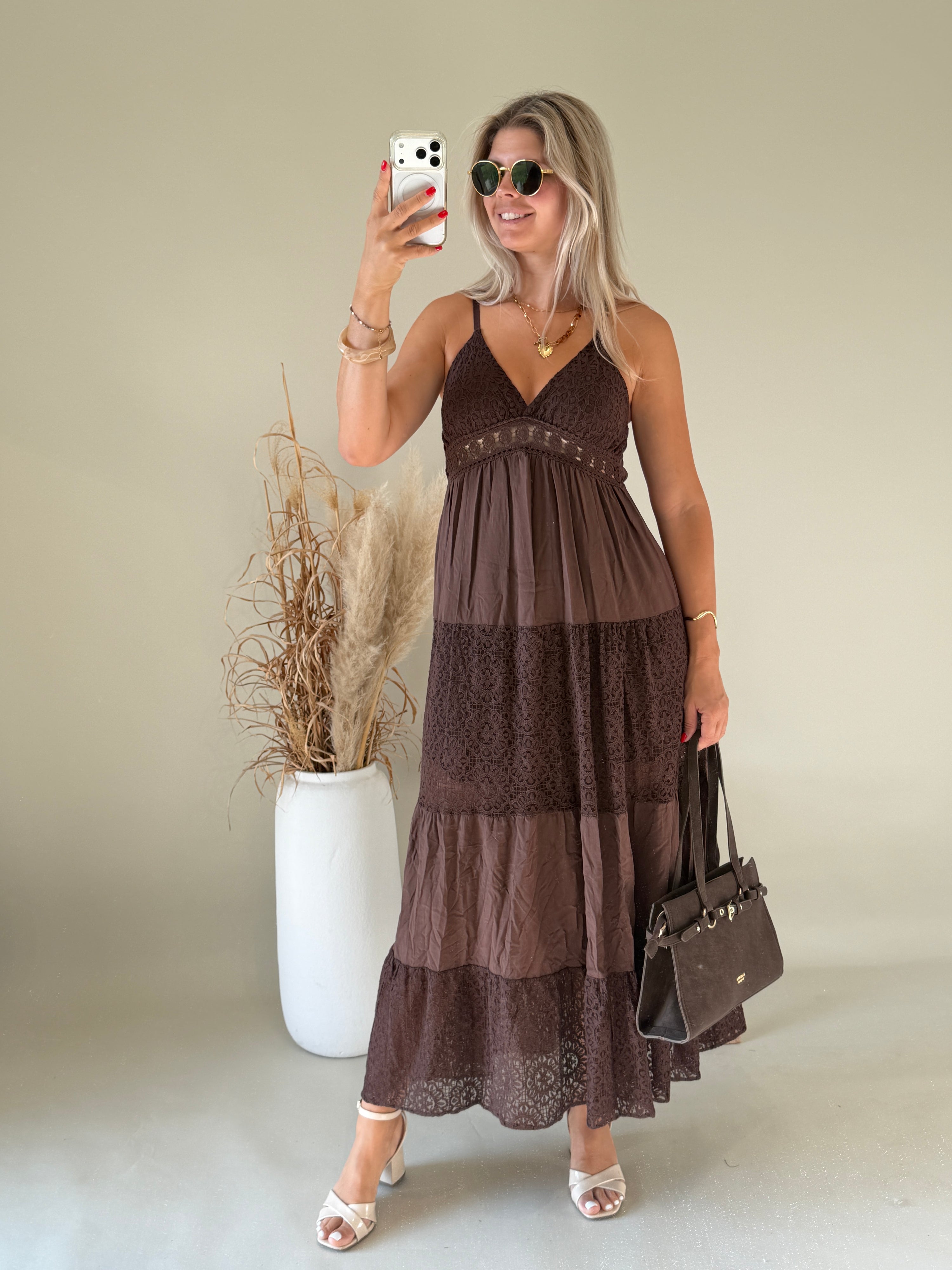 Kleid in Schokobraun mit Bohospitze