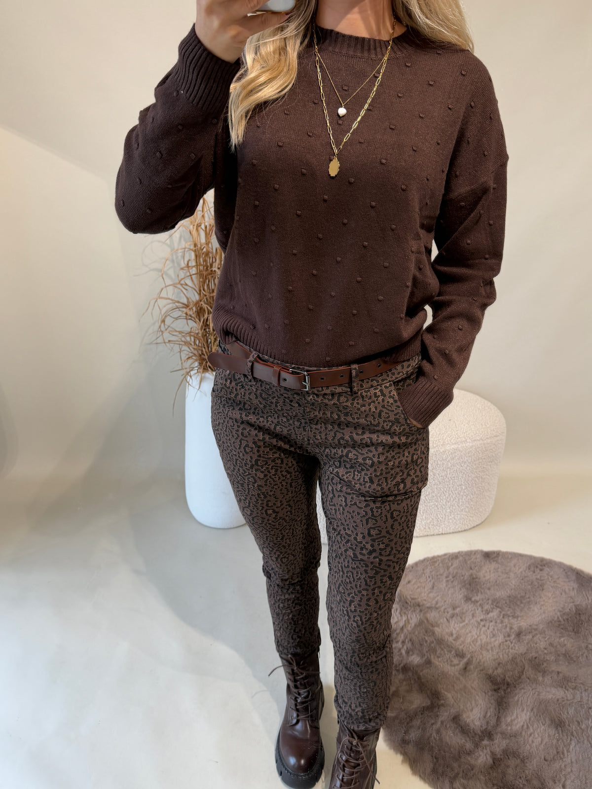 Pullover in Schokobraun mit Muster ( Punkte ) und Rundhalsausschnitt