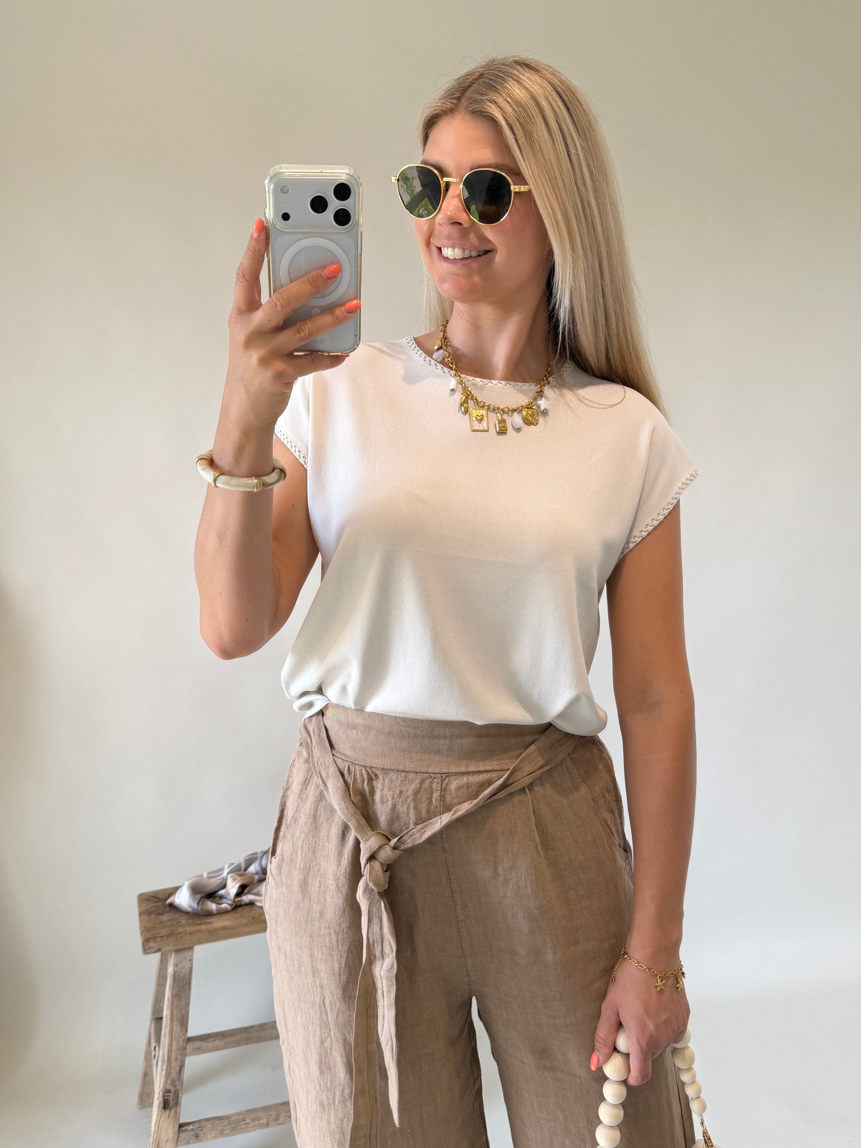 Pullover in Beige ( Kurzarm mit Muster am Arm )