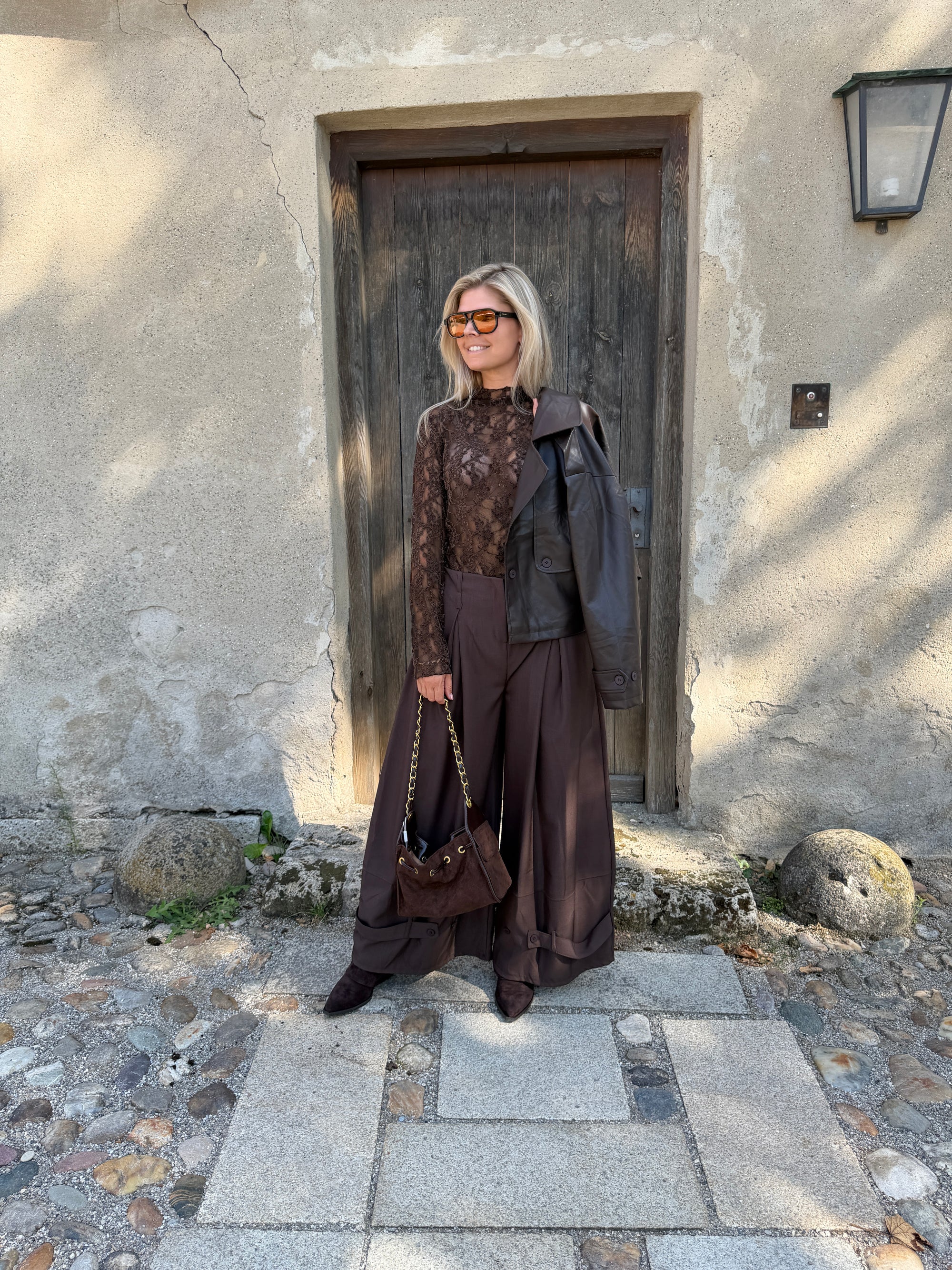 Hose in Schokobraun mit weitem Bein