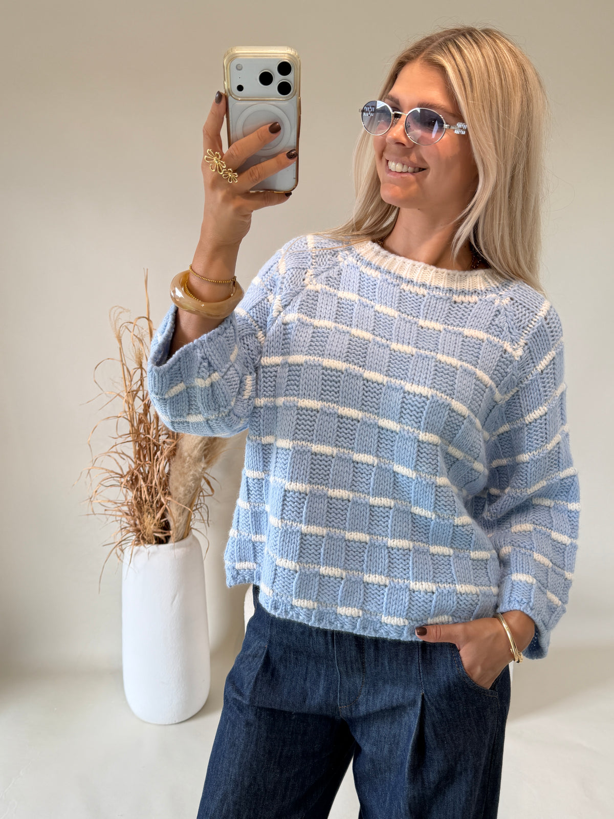 Pullover in Hellblau mit Wollweißen Muster