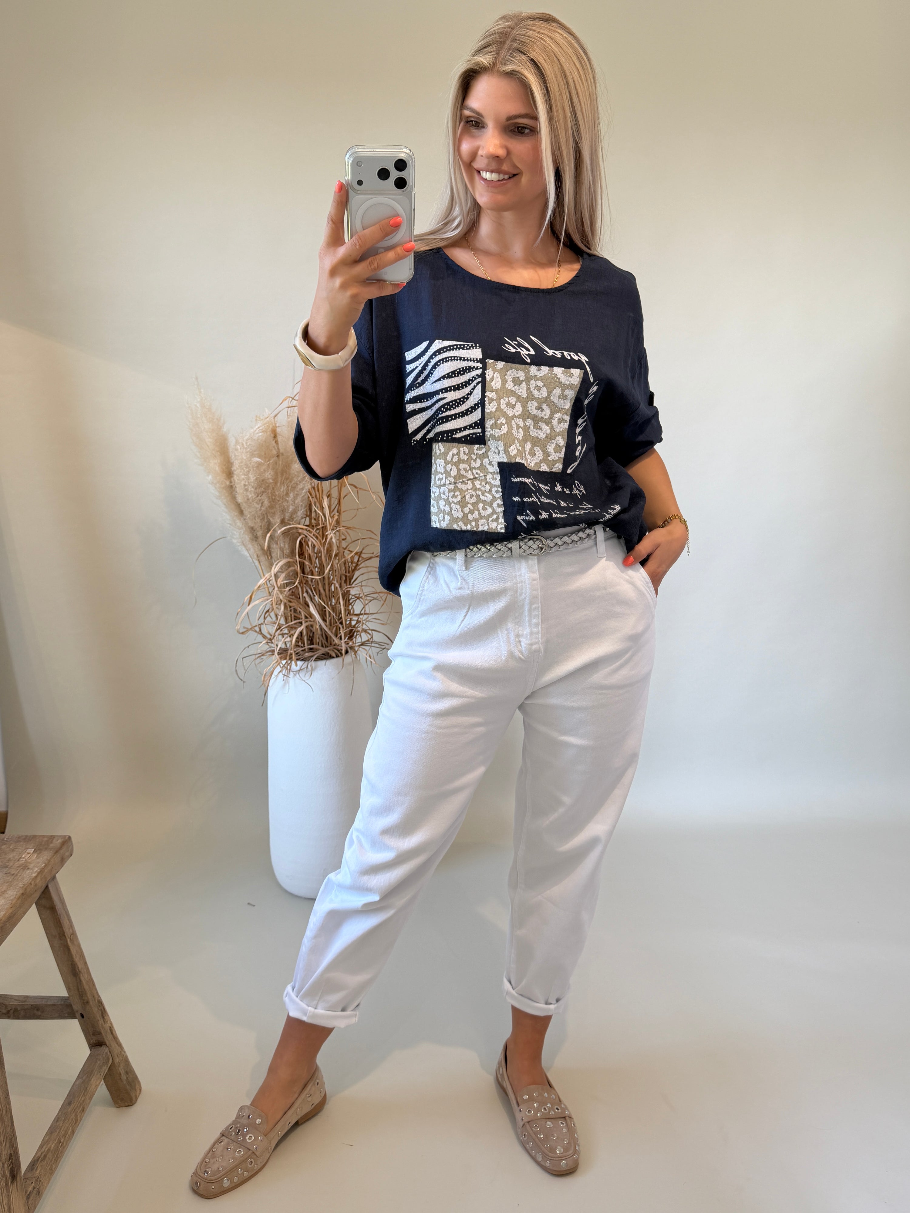 Shirt in Dunkelblau mit Glitzeraufdruck