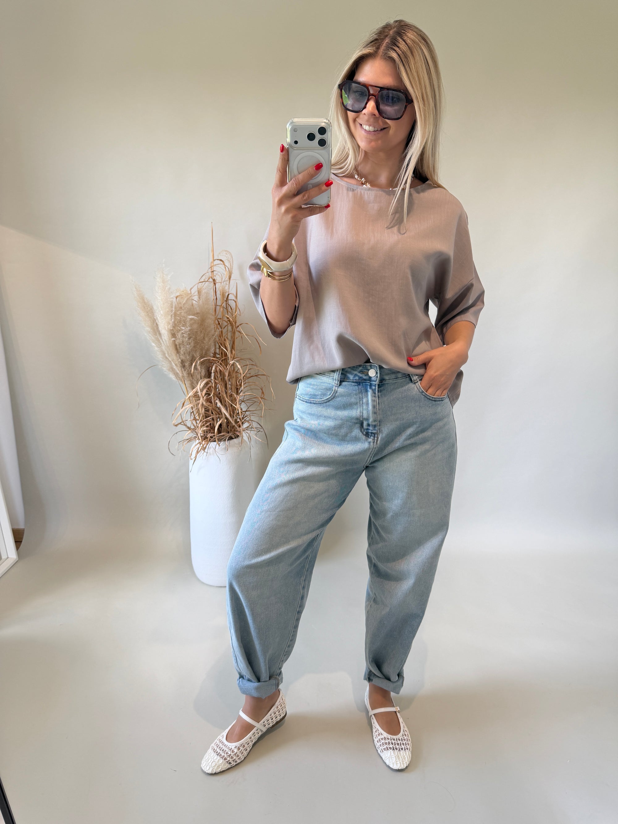 Bluse in Nussbraun am Rücken mit Knöpfen ( Kurzarm )