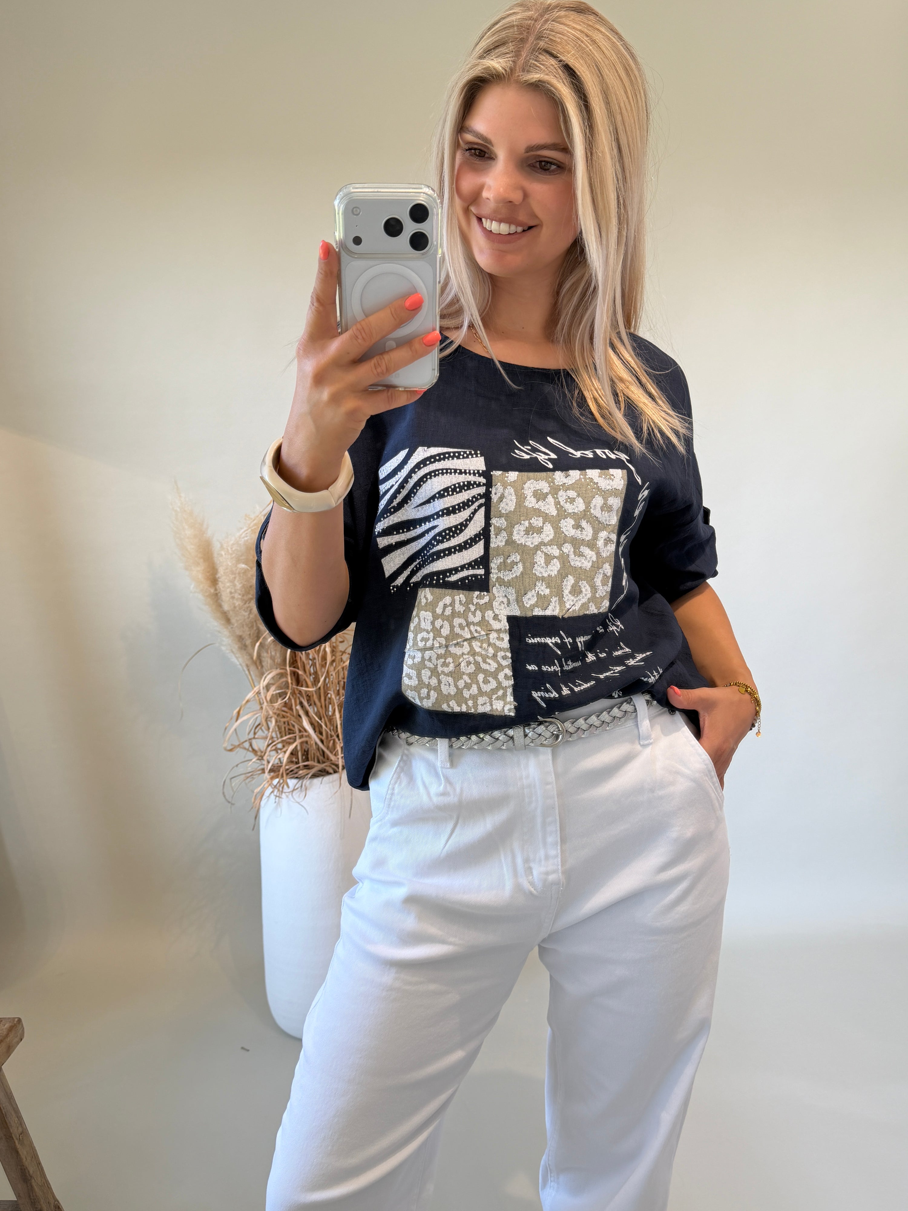 Shirt in Dunkelblau mit Glitzeraufdruck