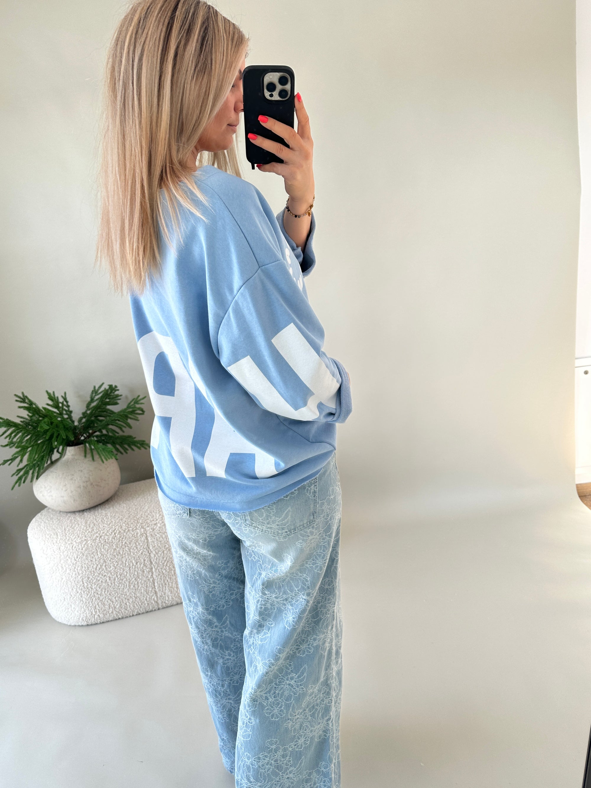 Sweatshirts in Hellblau mit Aufdruck HAPPY in Weiß