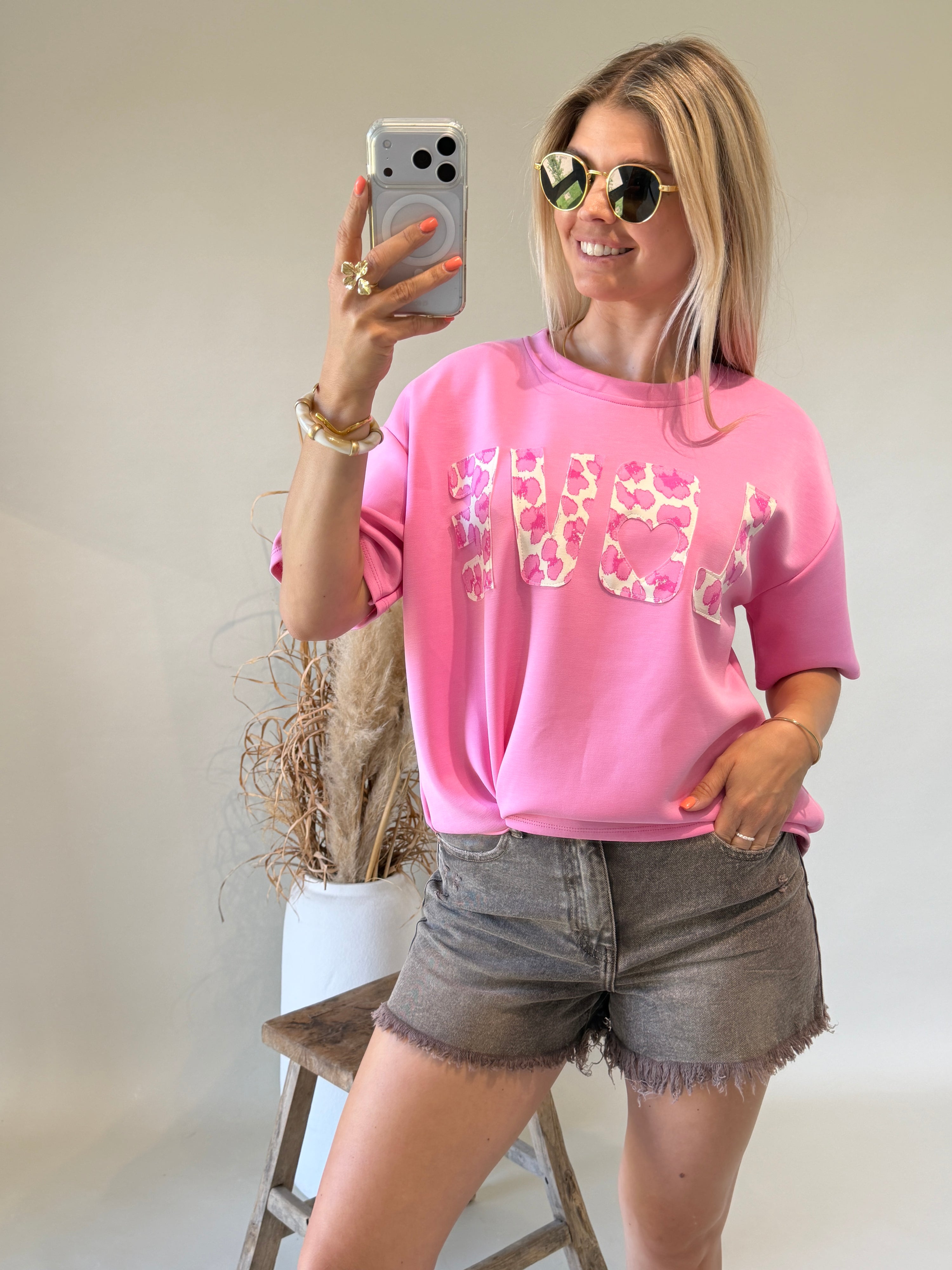 T-Shirt in Pink mit Love Aufdruck