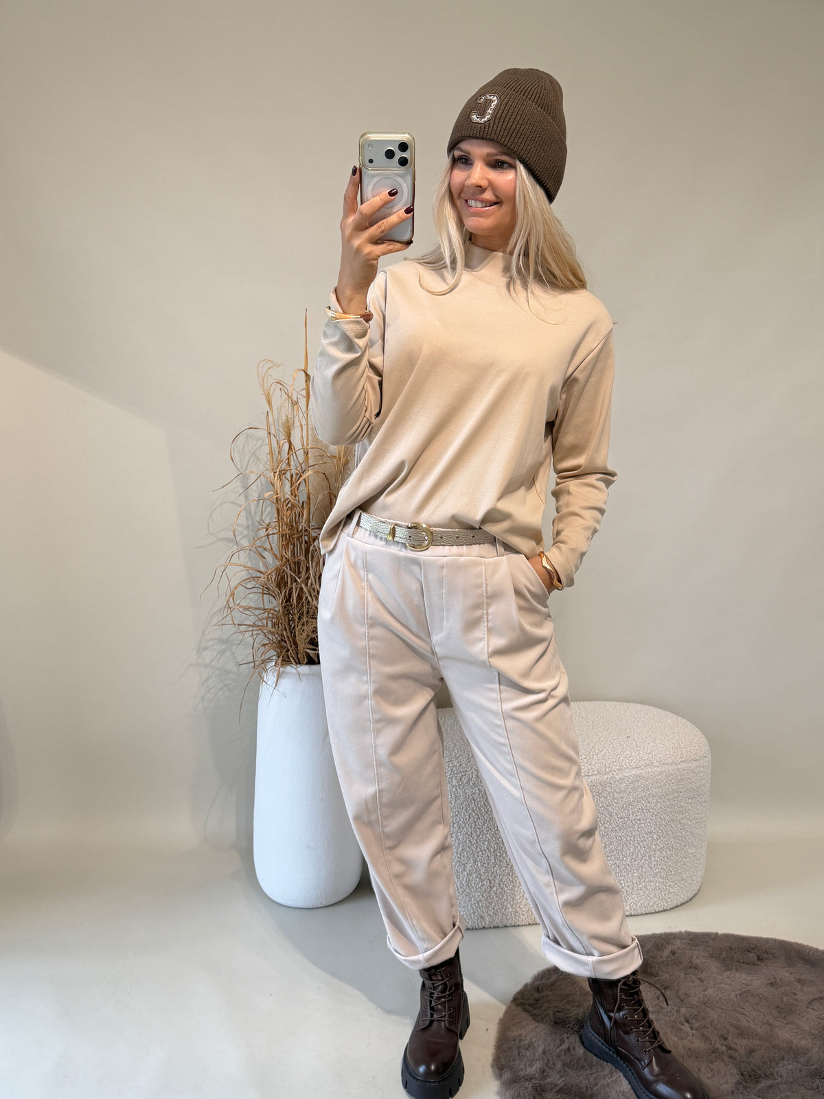 Shirt in Beige mit kleinen Stehkragen