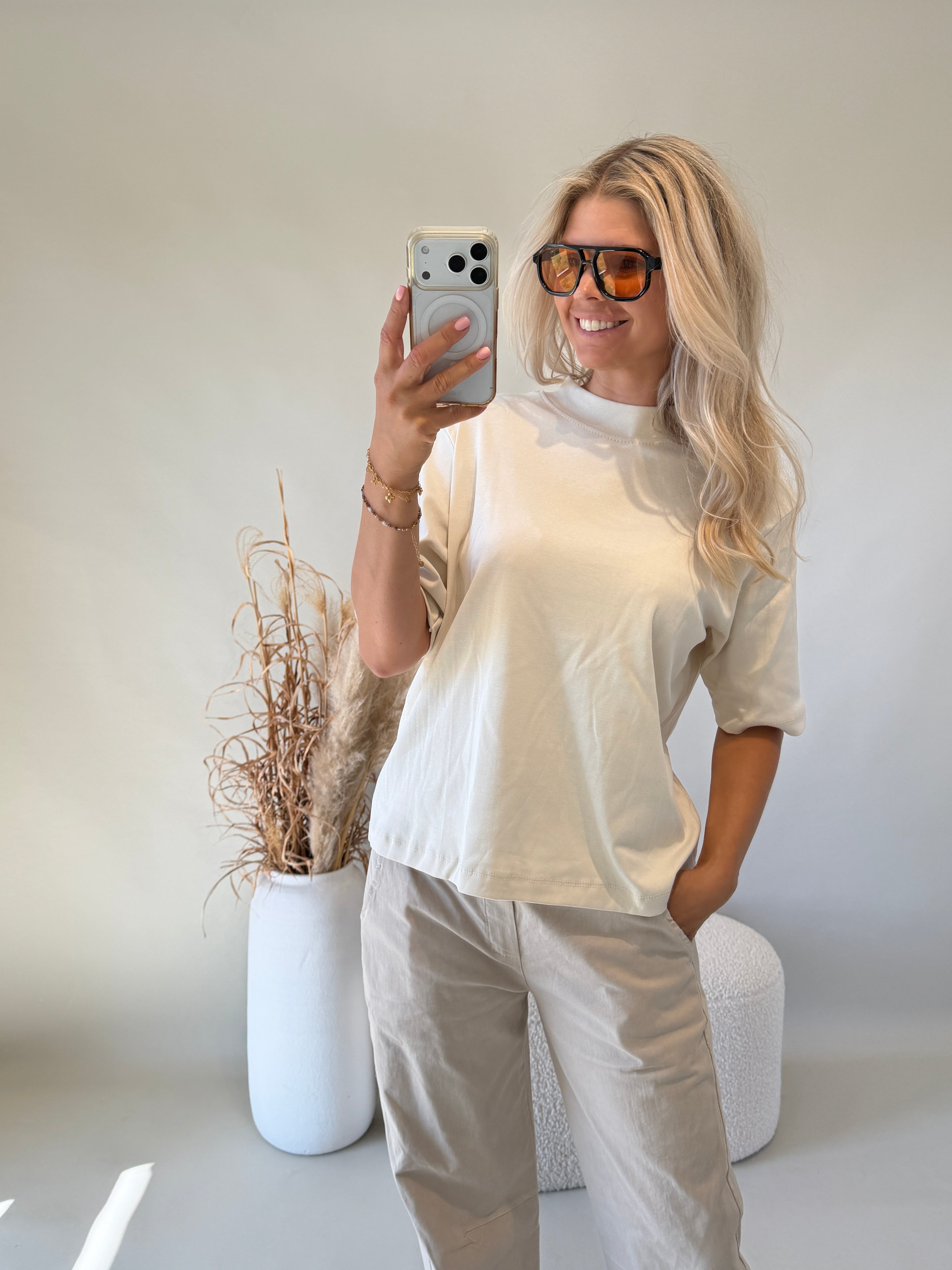 T - Shirt mit Stehkragen in Beige