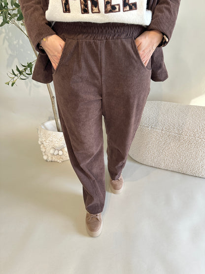 Hose in Schokobraun ( Cord )weites Bein mit Naht