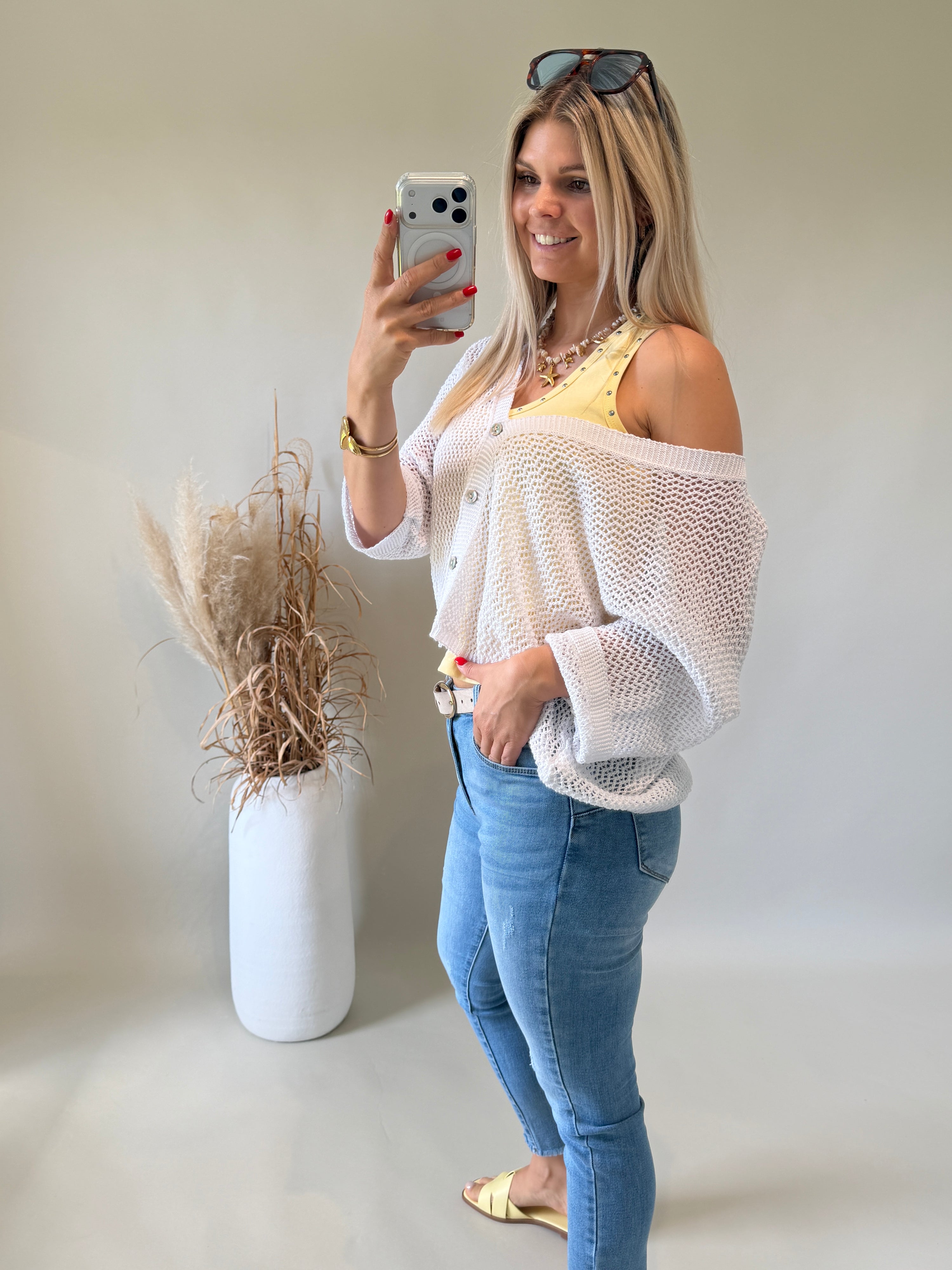 Strickjacke in Weiß ( Häkeloptik )