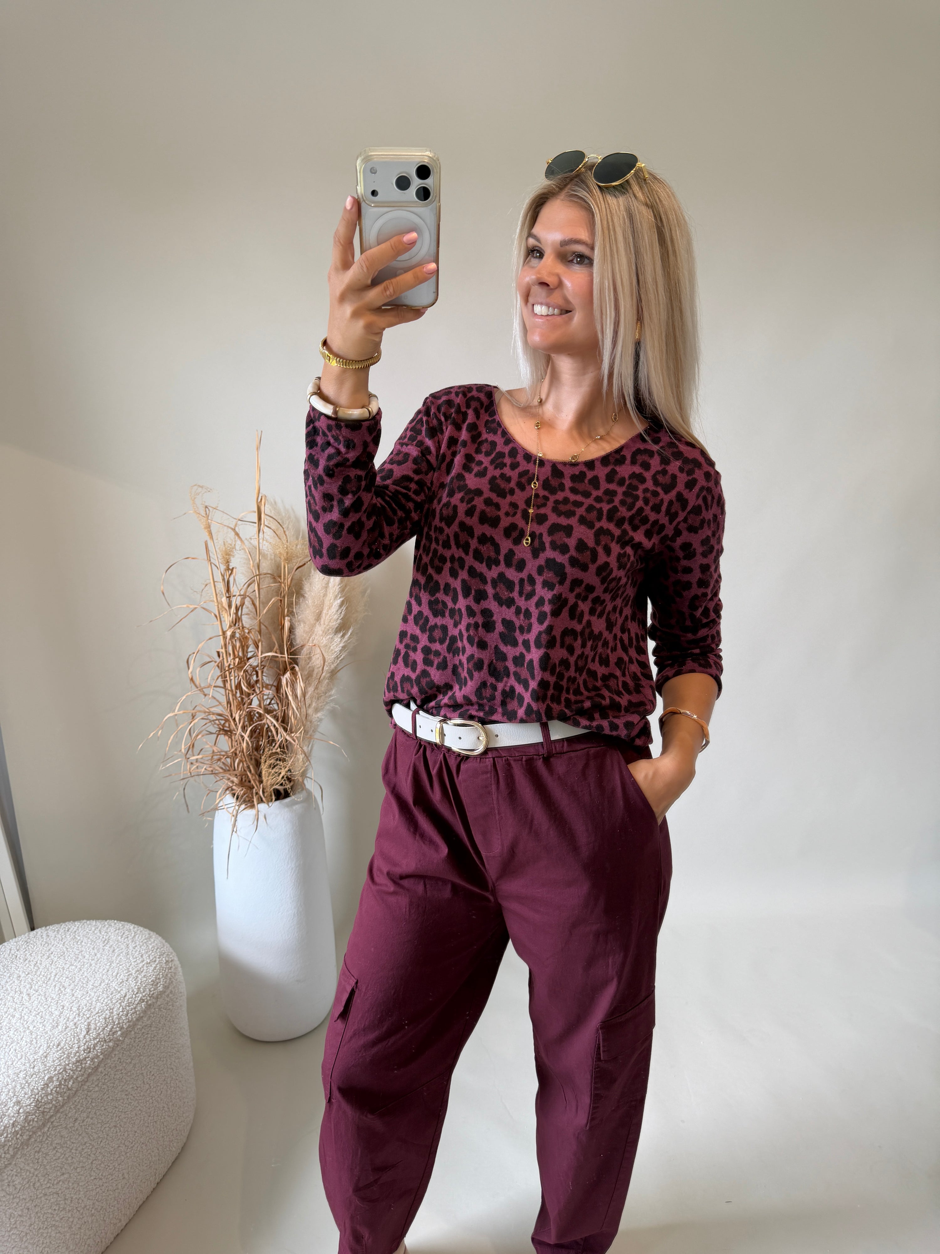 Shirt in Bordeaux mit Leomuster