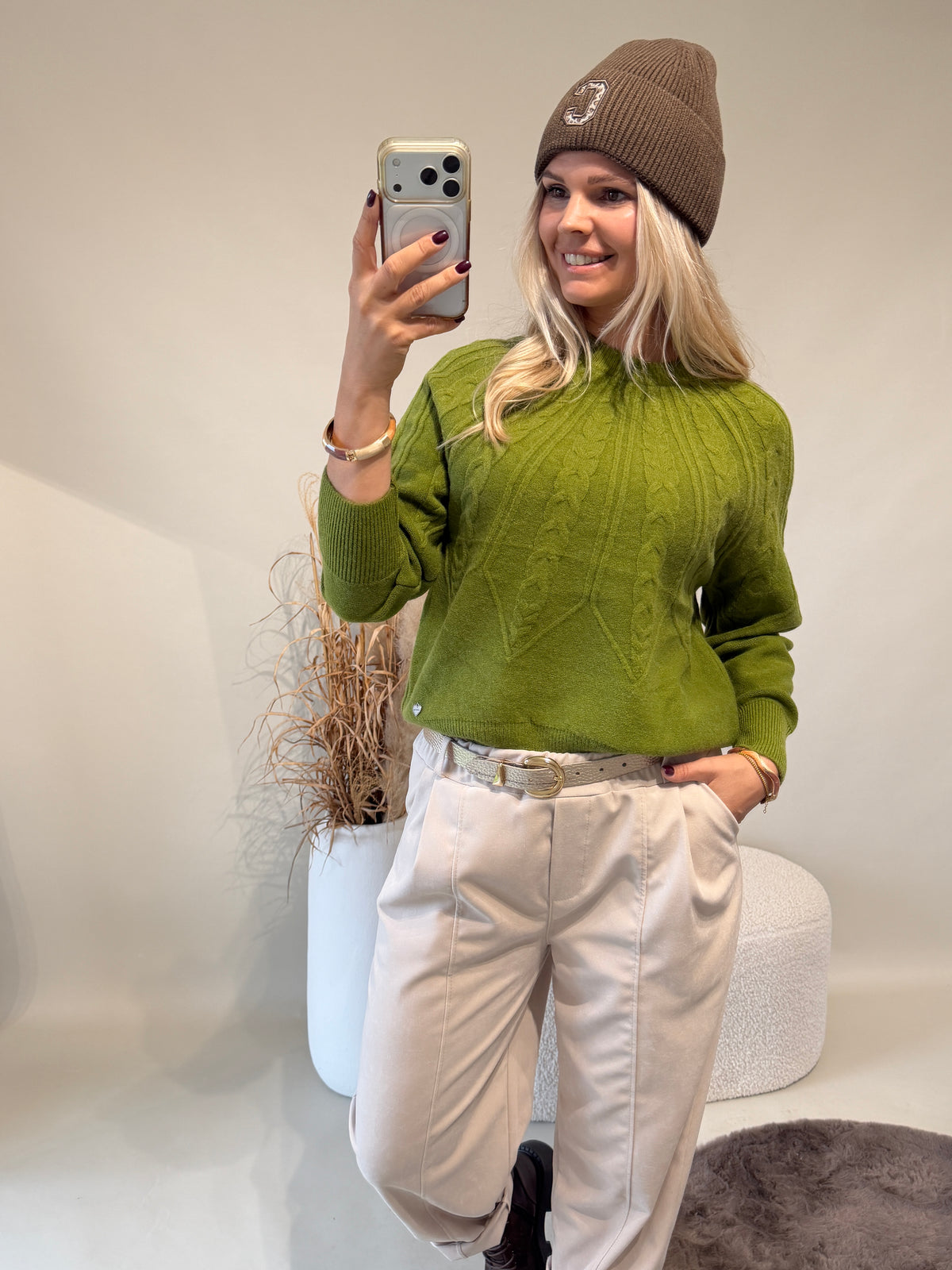 Pullover in Kiwigrün mit Muster