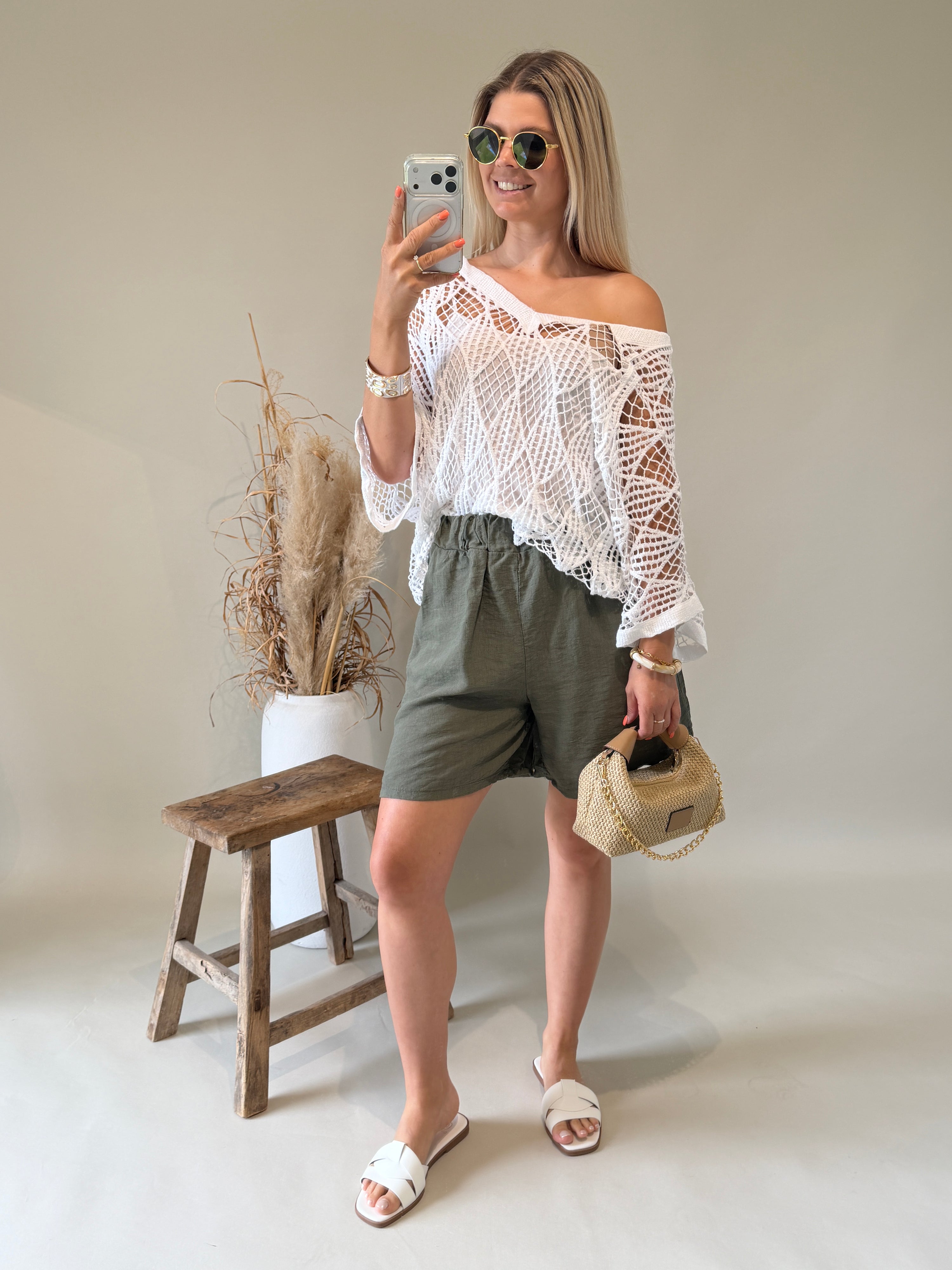 Tasche in Beige mit langen Gurt in Bastoptik